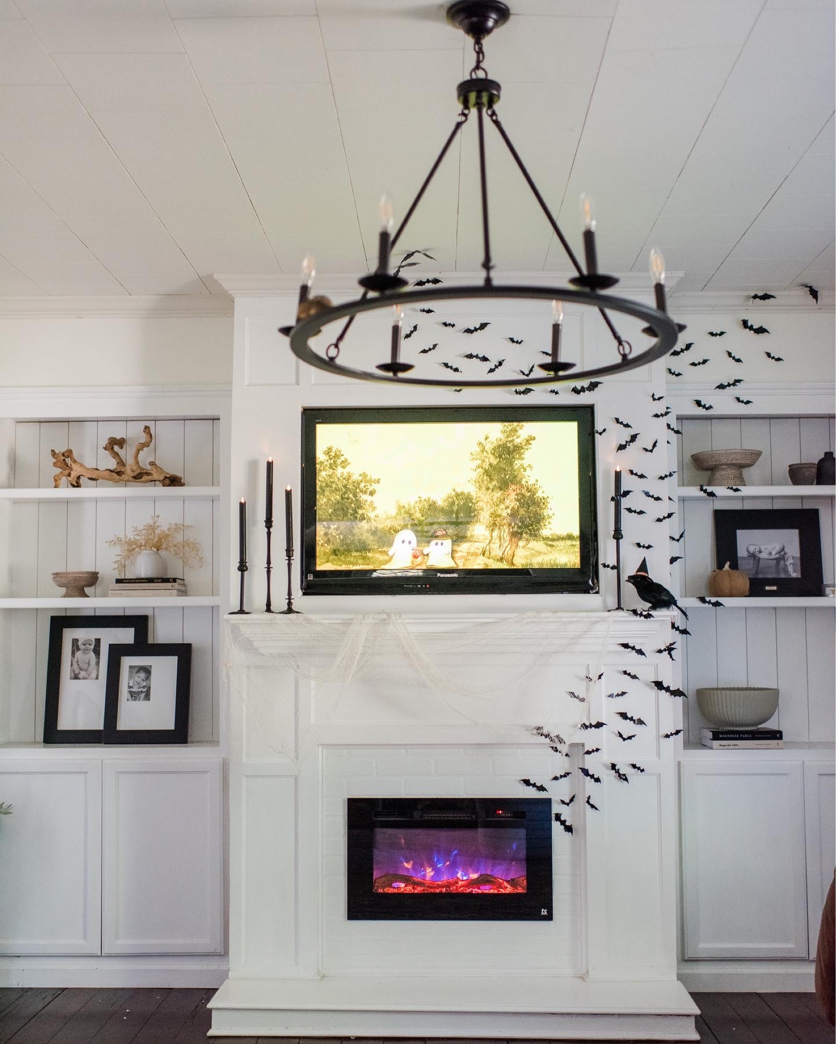 Halloween fall mantle details 

#LTKSeasonal #LTKHalloween #LTKhome