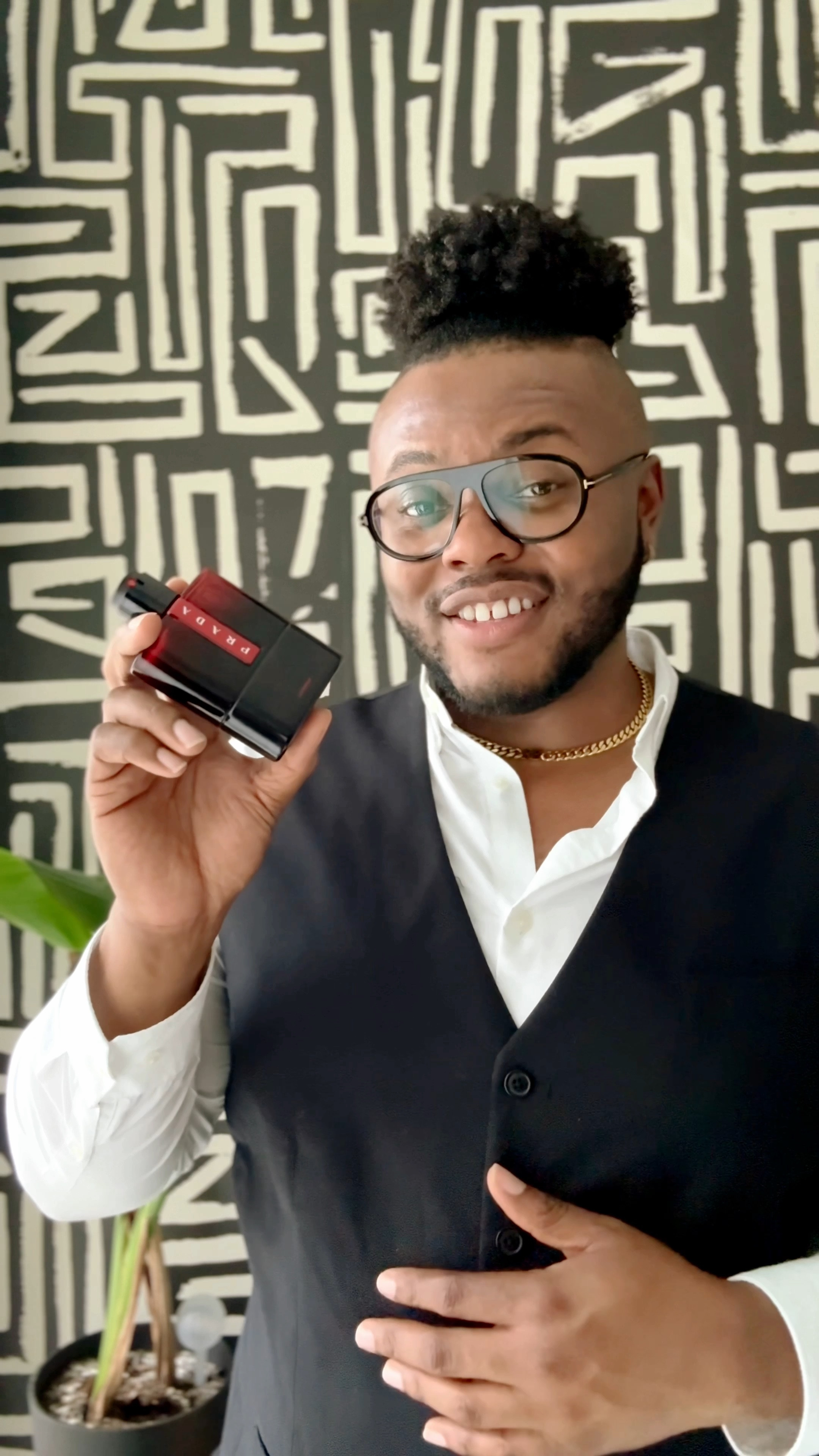 Just got my hands on the new Prada Luna Rossa Ocean Le Parfum. This fragrance is a blend of freshness, sophistication and sensuality. Dive into my latest reel for an exclusive review. 

#LTKMens #LTKVideo #LTKBeauty