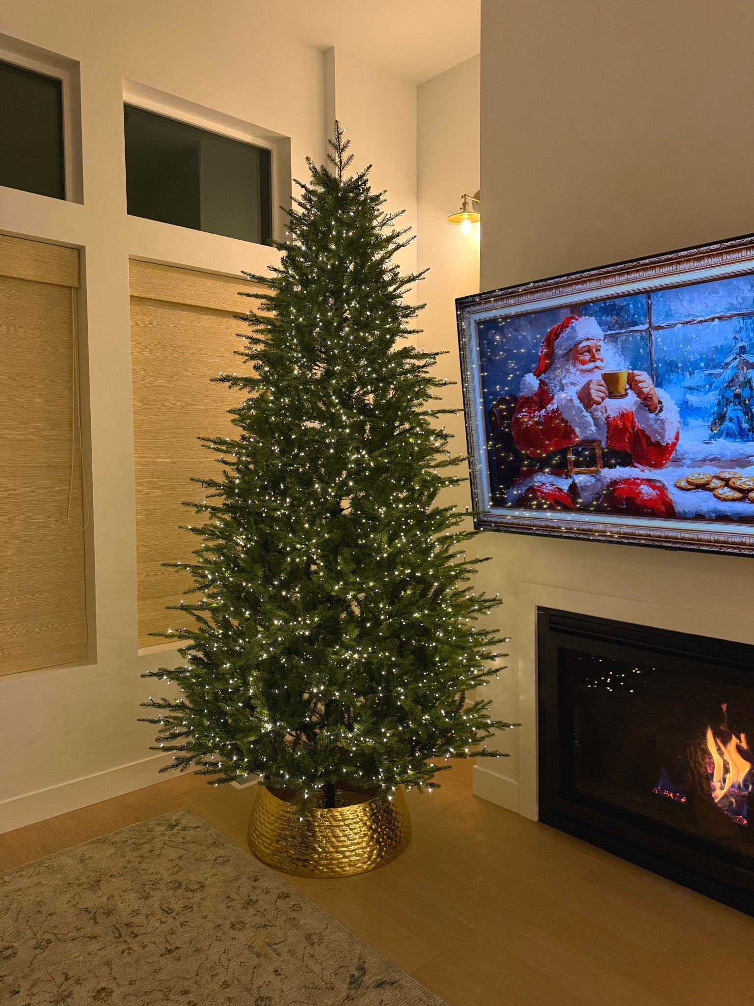 It’s beginning to look a lot like Christmas!🎅🏻🌲 We just put up our Christmas tree and we are obsessed! This is the 9ft unlocked full tree! 

#LTKHoliday #LTKHome #LTKSeasonal