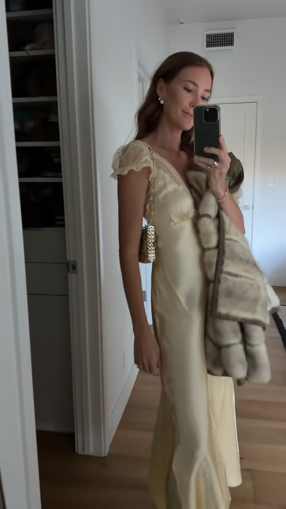 All dolled up in the prettiest Doen silk dress, Paco Rabanne bag and a vintage fur. 

#LTKParties #LTKStyleTip #LTKHoliday