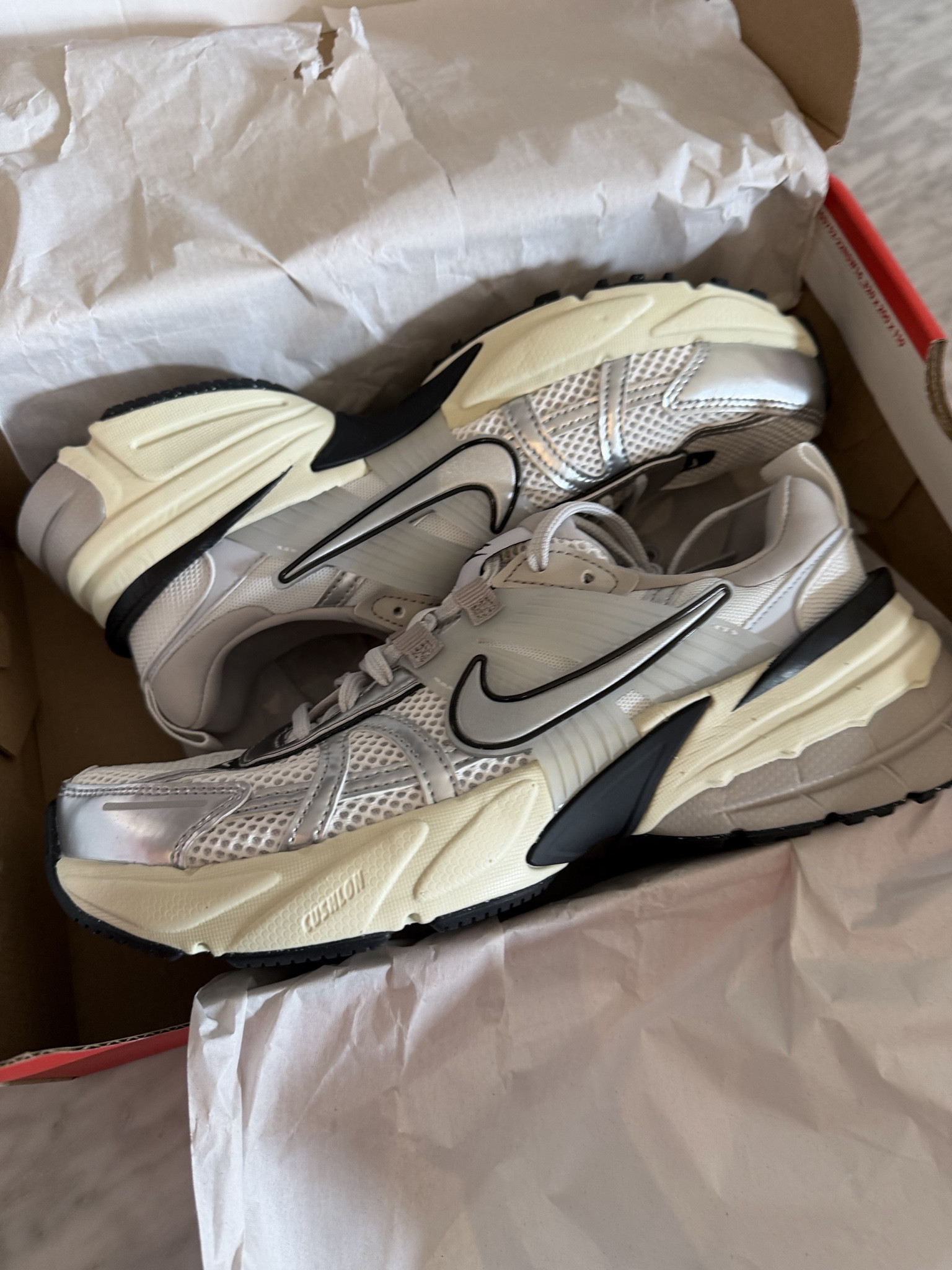 Great running shoes. Super comfy and fit perfectly. Run true to size 

#nike #sneakers #trending #nikev2k #nikev2krnr #workout #gymshoes #workoutshoes #shoes #trainers #runningshoes #gym #outfit 
#trends #trending 


#LTKActive #LTKfitnessgoals #LTKootd