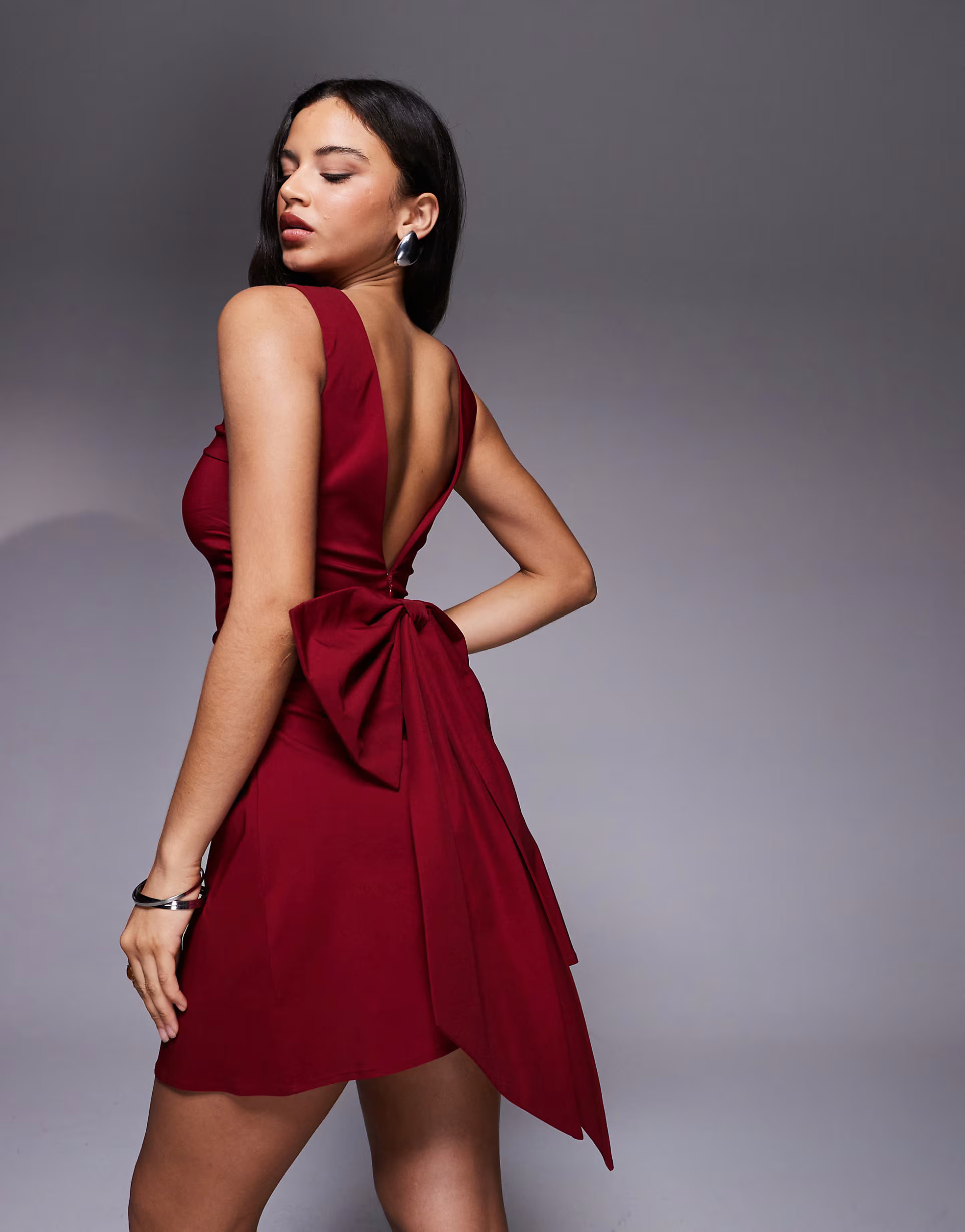 TFNC bengaline structured low back bow detail mini dress in burgundy | ASOS (Global)