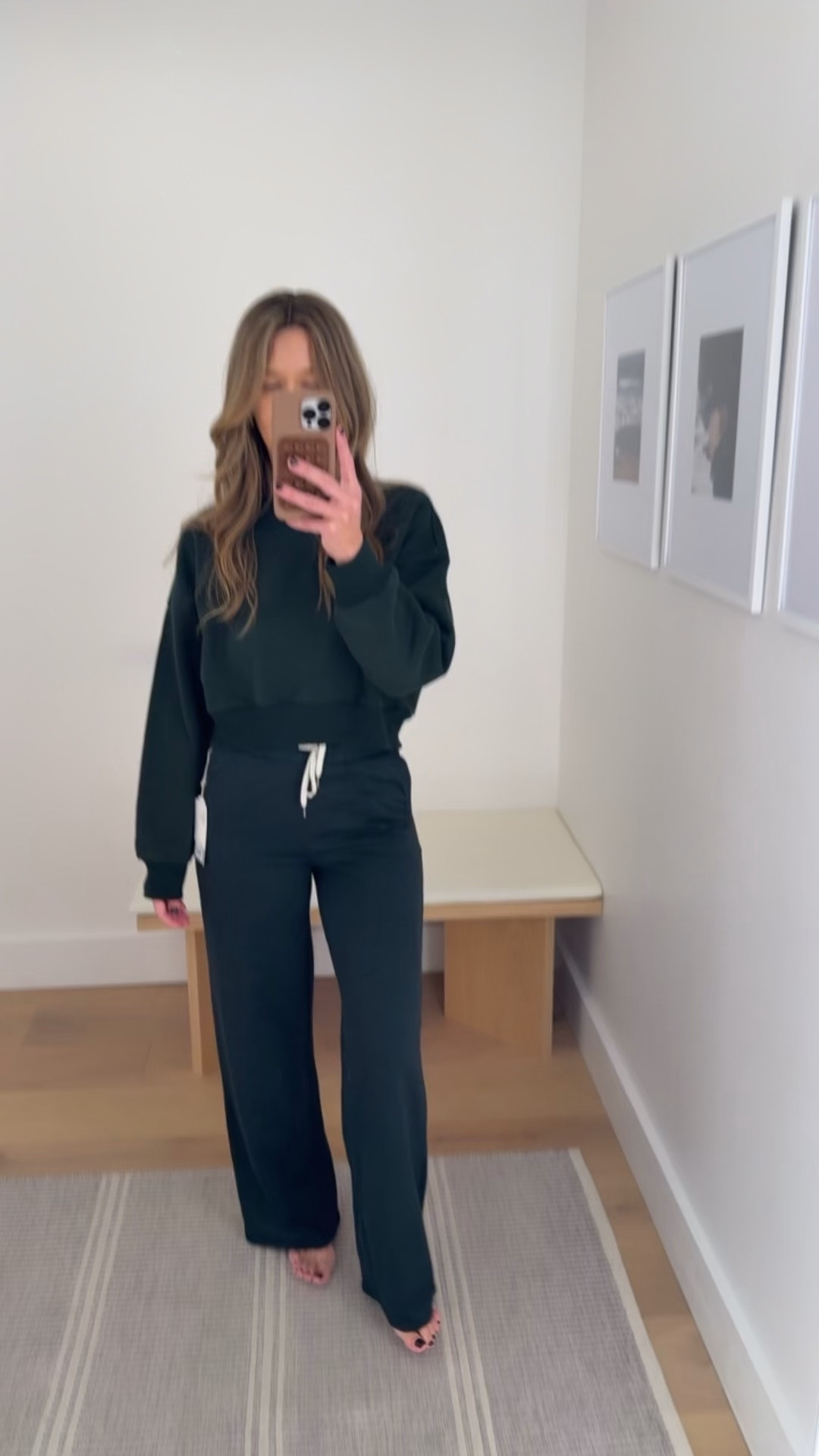 VUORI ❄️ Free Tote with $250 purchase! Loungewear, activewear, fall colors, jackets, flare leggings, sherpa, Christmas loungewear, holiday

#LTKOver40 #LTKSeasonal