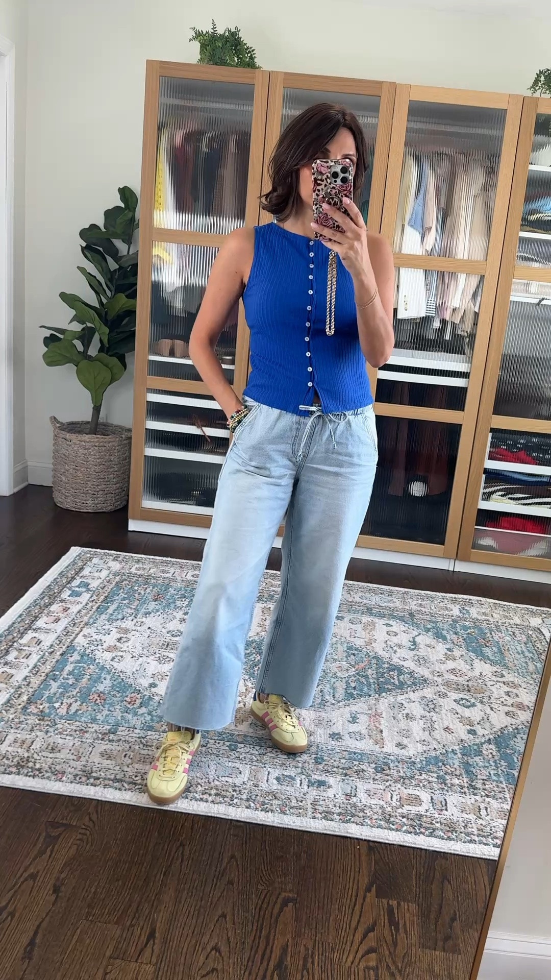 New arrival Gap drawstring jeans 
Size xs 
Small in tank 
Yellow sneakers are last season

#LTKmomlife #LTKOver40 #LTKSaleAlert