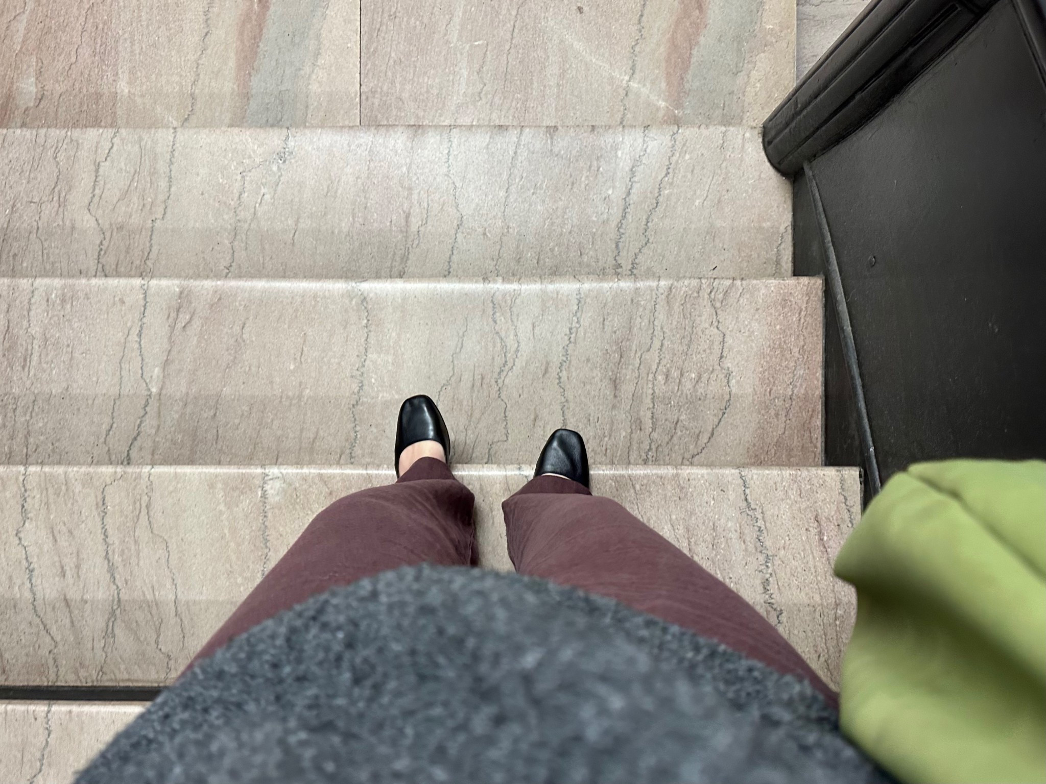 Black ballet flats tts
Brown linen pants S
Gray sweater S
Green bag 
target finds, fall outfit, summer outfit 

#LTKStyleTip #LTKSeasonal #LTKWorkwear