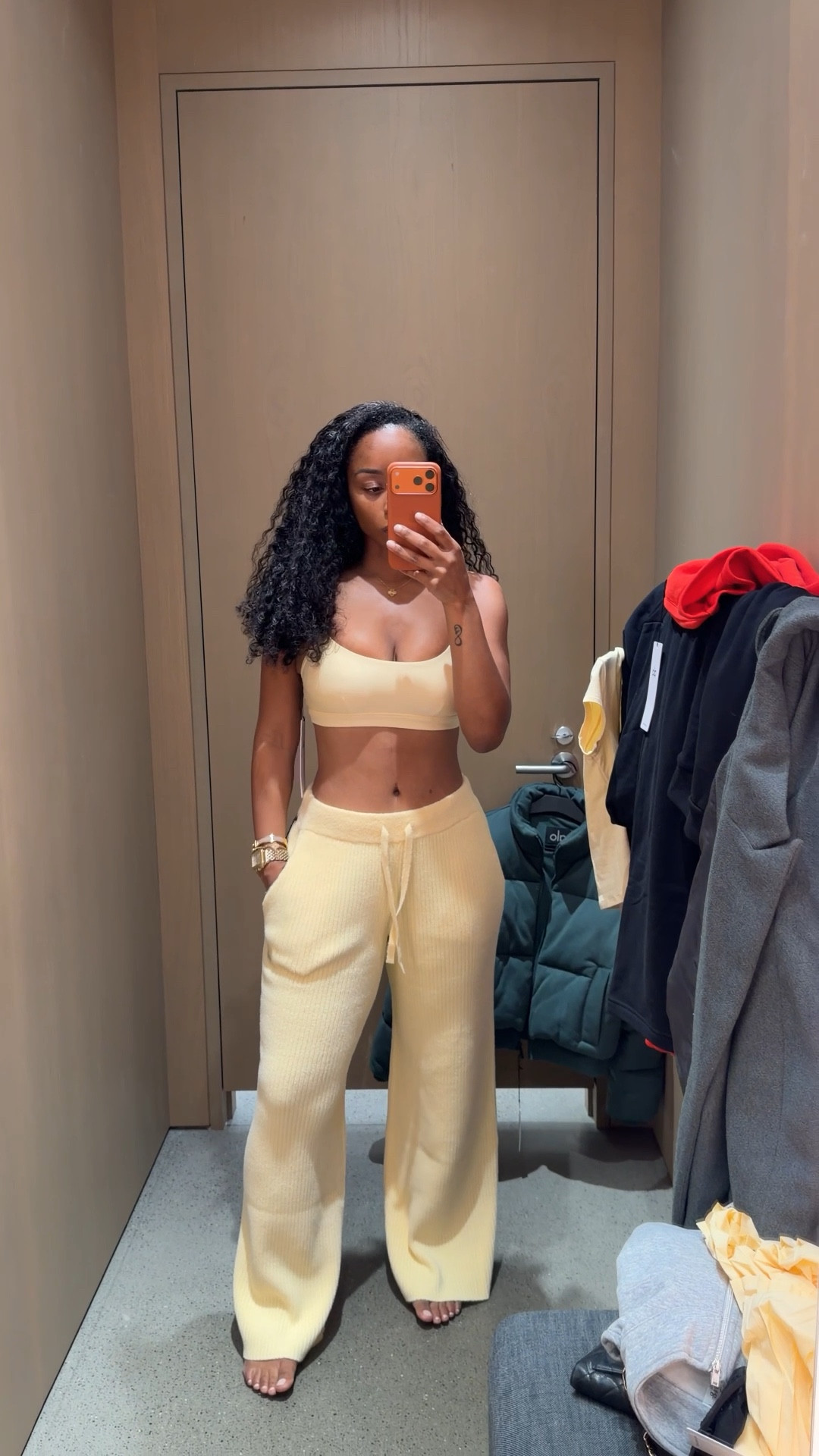 Loving this butter yellow set from ALO!💛

#LTKgrwm #LTKootd #LTKBeauty