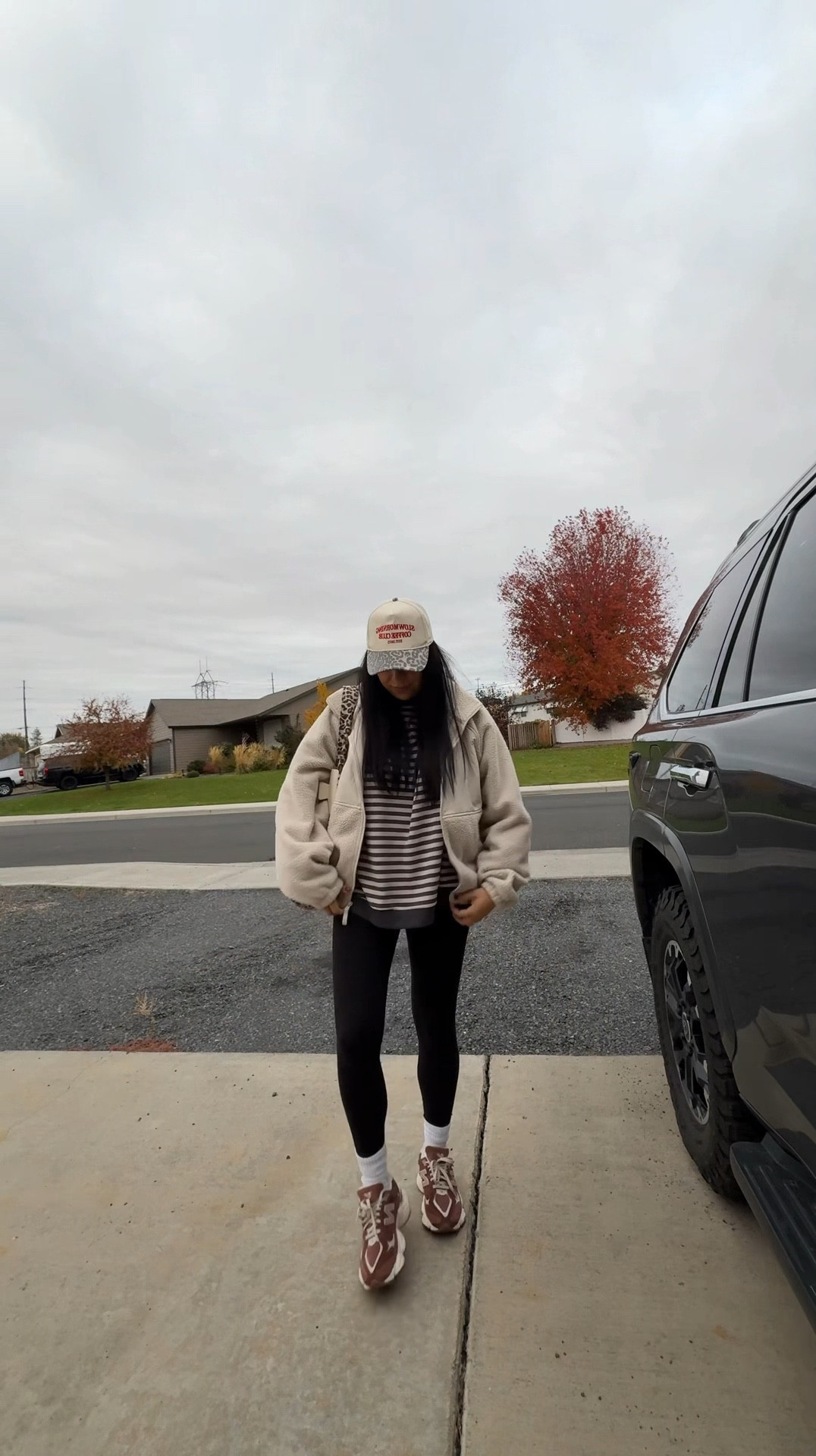 Cozy comfy outfit 


Oversized top
Striped top
Amazon finds 
Trucker hat
Pink lily 
New balance shoes
New balance 9060
Leopard print 
Leopard bag 
Fall ootd
Fall outfit 

#LTKItBag #LTKStyleTip #LTKShoeCrush