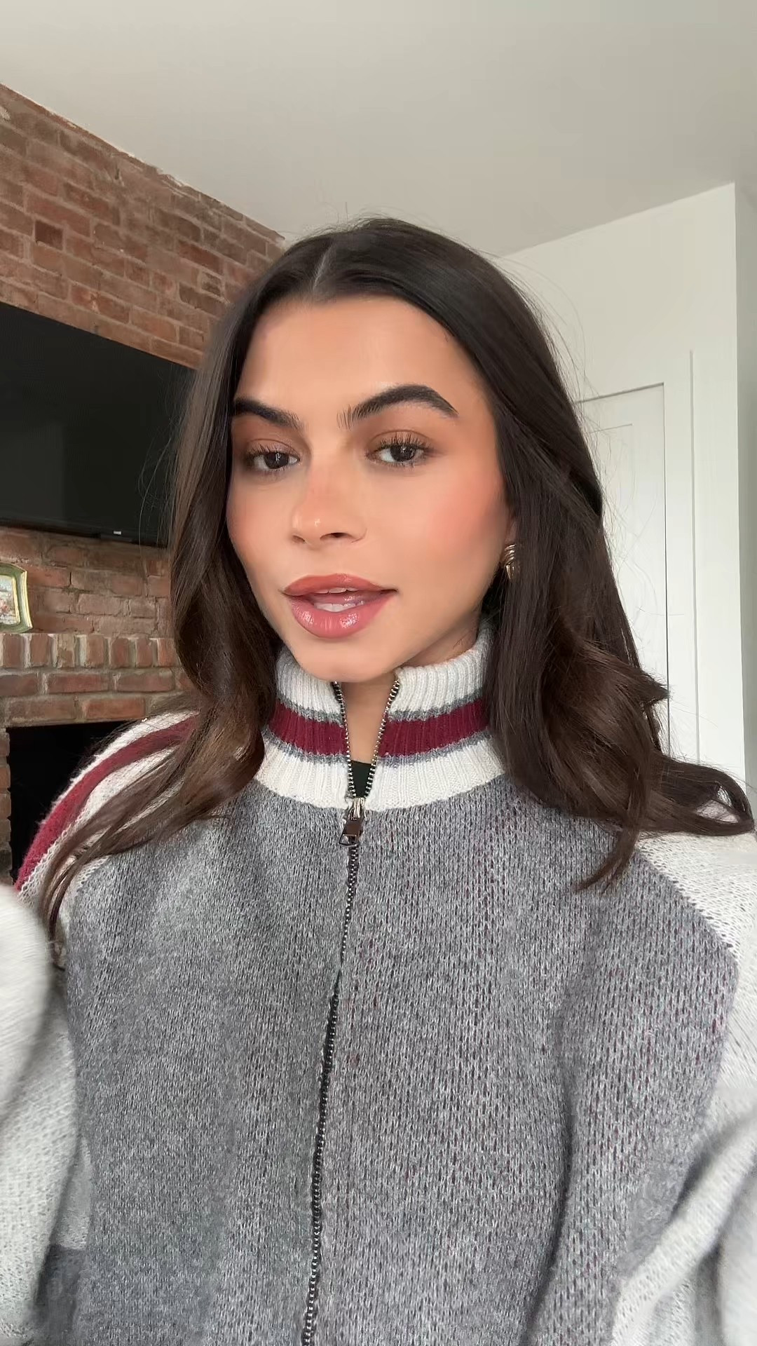 #AD no gatekeeping here @milanicosmetics Fruit fetish lip oils in shades luminoso and cranberry current & the keep it full lip plumper in shades champagne and luminoso @target #Target #TargetPartner #GRWMilani #milanicosmetics @Shop.LTK #liketkit