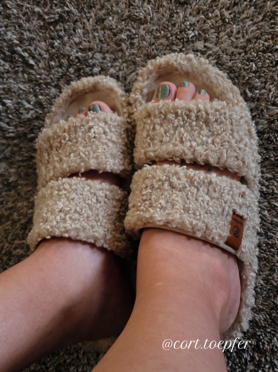 Everfoams slippers are so comfortable. Wear them daily!

#LTKootd #LTKFindsUnder50 #LTKmomlife