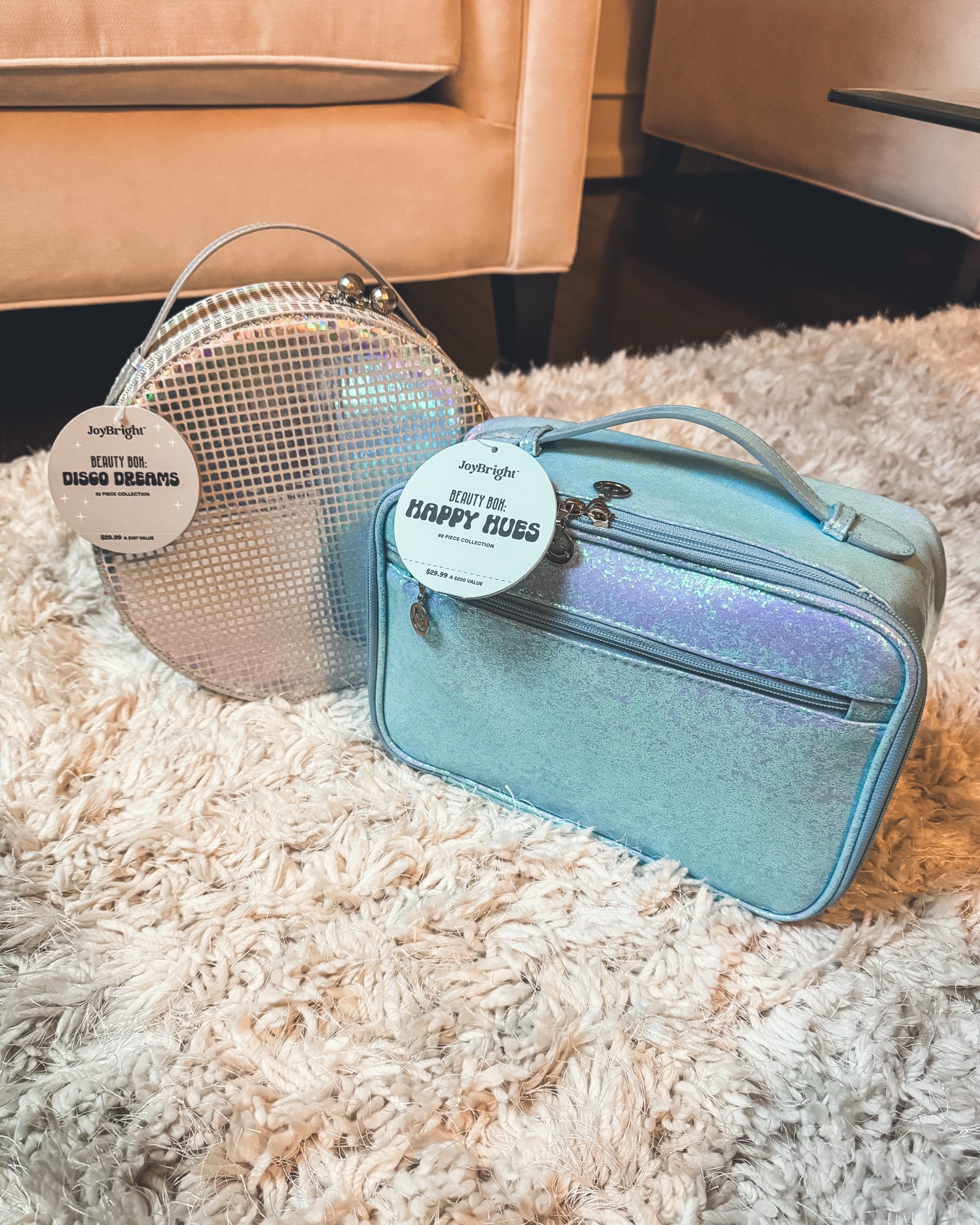 Only $15 for these makeup cases! Regular price is $30 but they have $170-$200 worth of makeup included! Such a good deal!

Ulta gift ideas, Ulta makeup gift sets, deal of the day, sale of the day, daily deals, make up case, disco make up case, Ulta, fines, Ulta favorites, Ulta Christmas wish list, Christmas gift ideas for teens, Christmas gift ideas for tweens, Tween, gift ideas, preteen gift ideas, makeup lover gifts, makeup gifts for girls, kids makeup 

#LTKBeauty #LTKGiftGuide #LTKHoliday