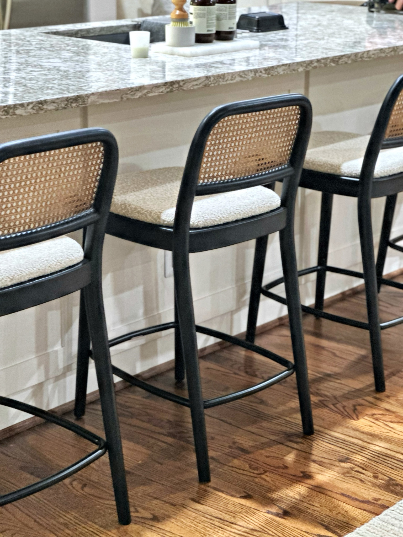 Neutral barstools 

#LTKhome