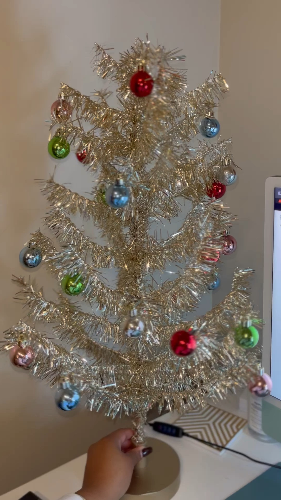 24” Decorated Tinsel Christmas Tree Gold

#LTKHoliday #LTKSeasonal #LTKunder50