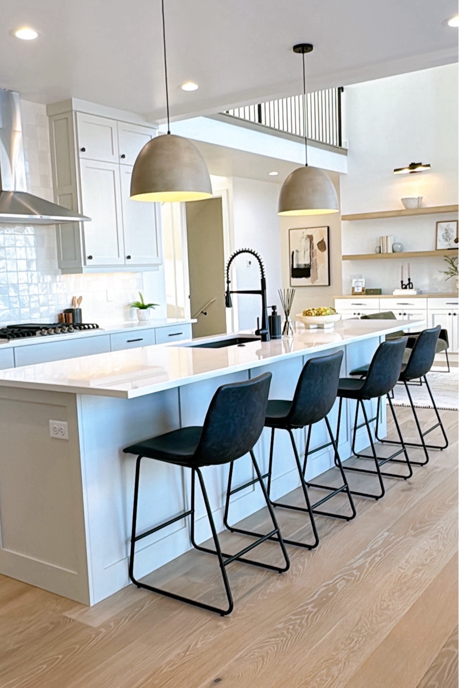 🖤 

Counter stools, pendant light, kitchen lighting, kitchen decor, shelf styling, home staging 

#LTKfindsunder100 #LTKstyletip #LTKhome