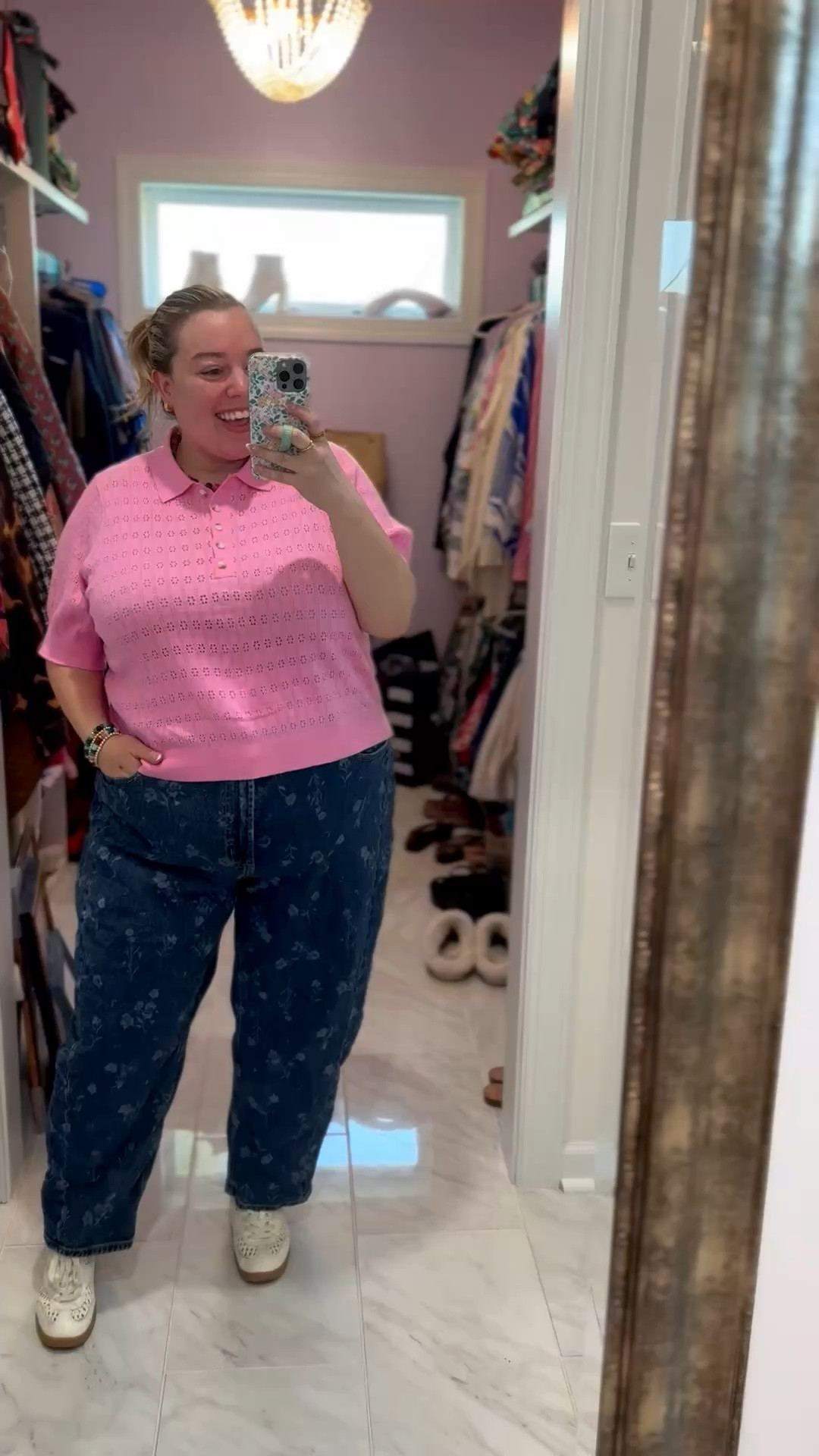 Wearing a little Old Navy ootd today - I just love these floral barrel jeans. The fit is perfect! They’re 50% off today too! Linking the fit for you!

#LTKootd #LTKPlusSize #LTKSaleAlert