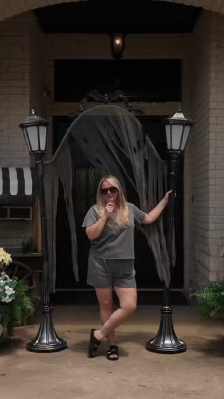 This is such a good staple piece for an Halloween scene you want to create!

#LTKSeasonal #LTKHome #LTKdayinmylife