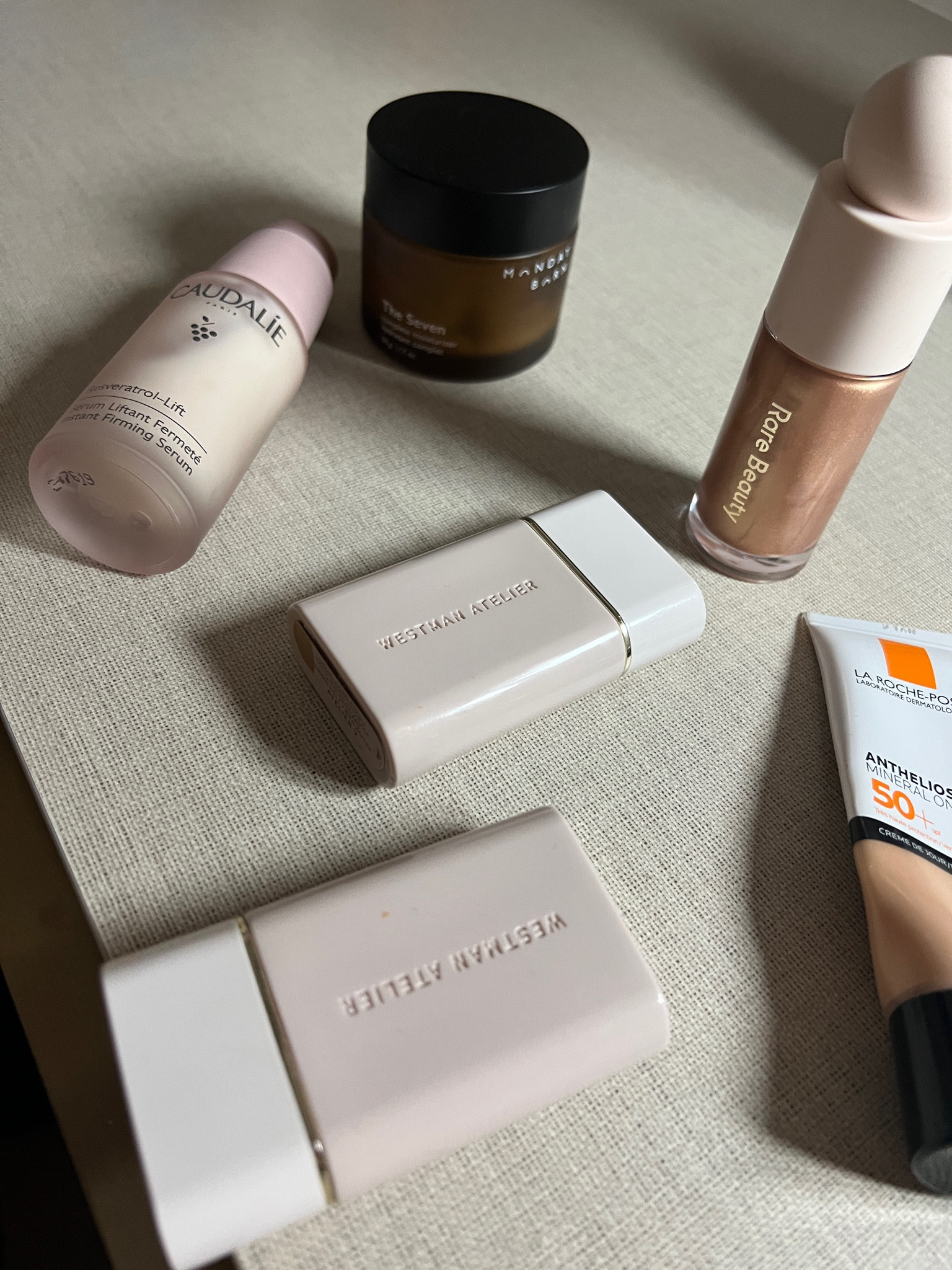 Morning face routine. No makeup makeup

Westman Atelier mix shade iv and v
Rare beauty flaunt


#LTKbeauty