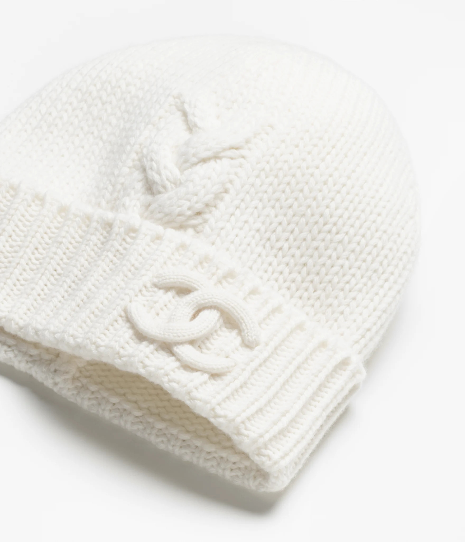 Beanie - Cashmere, white — Fashion | CHANEL | Chanel, Inc. (US)