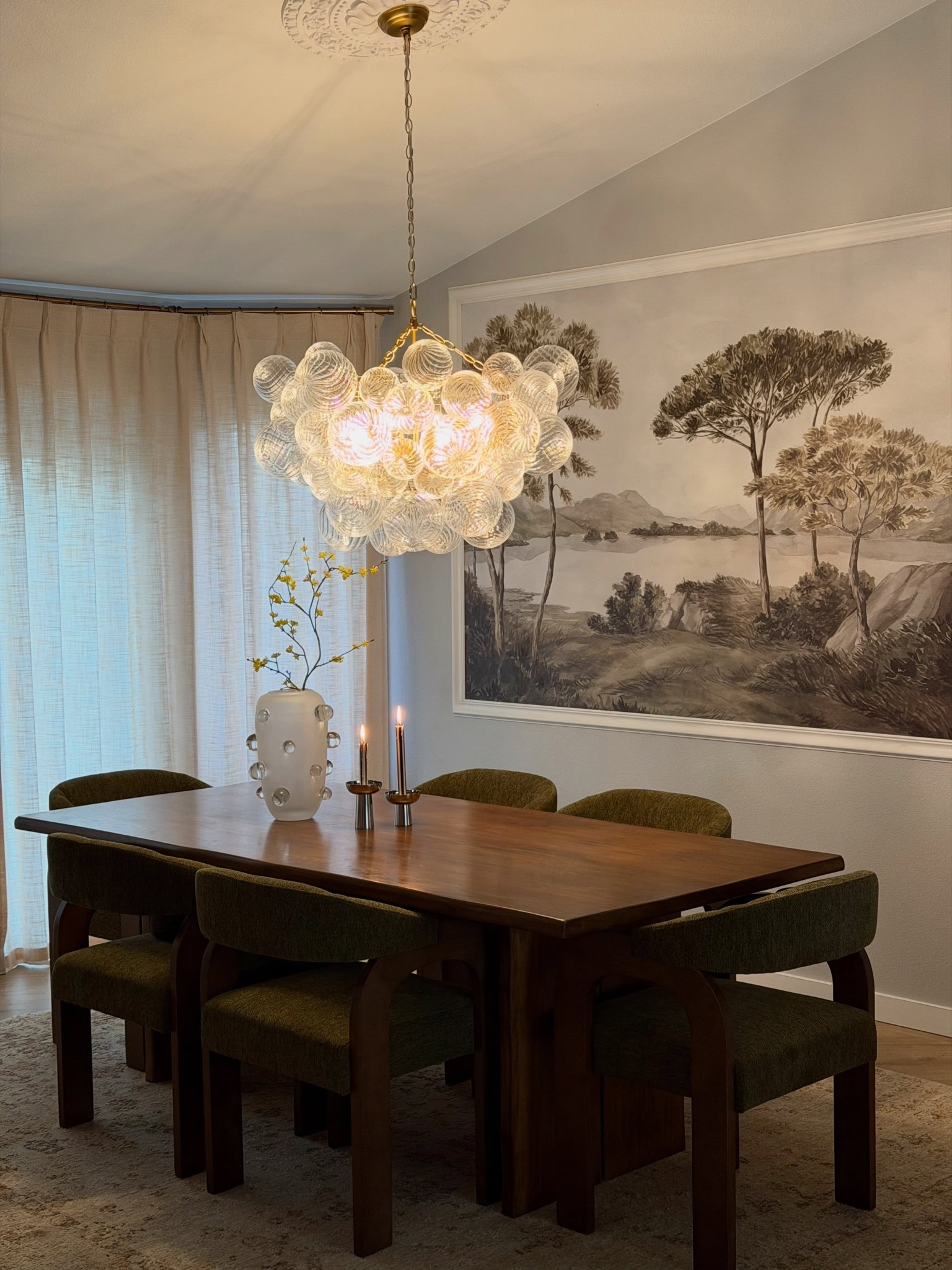 Dining room reveal 🤎

#diningroom
#homestyle
#neutralhome
#cozyspace
#interiorinspo
