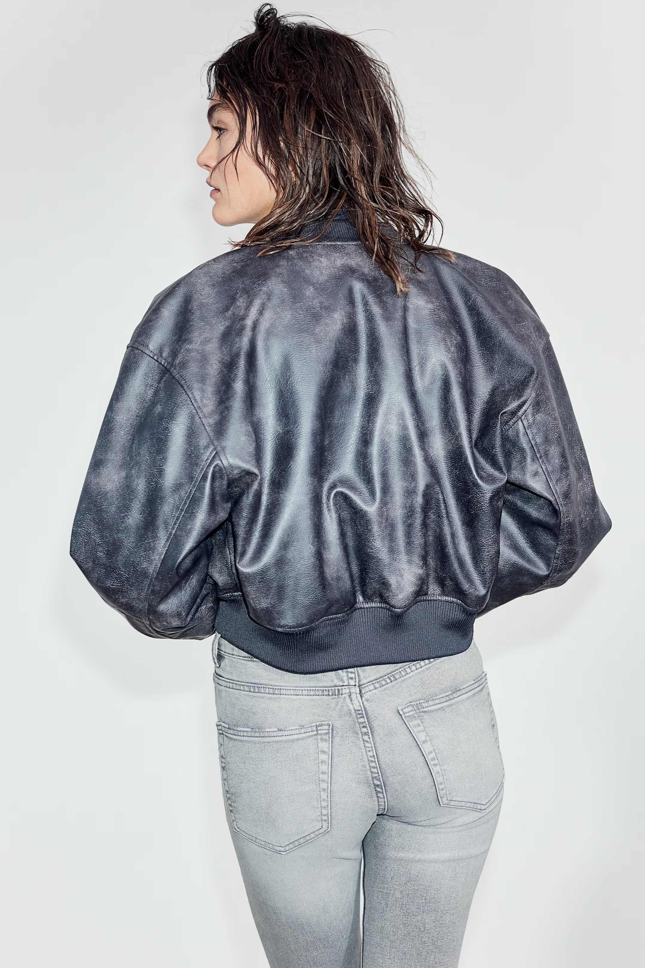 Skinny High JeansNicht in den Favoriten gespeichert19,99 €Farbe - HellgrauZurückWeiterGröße ... | H&M (DE, AT, CH, NL, FI)