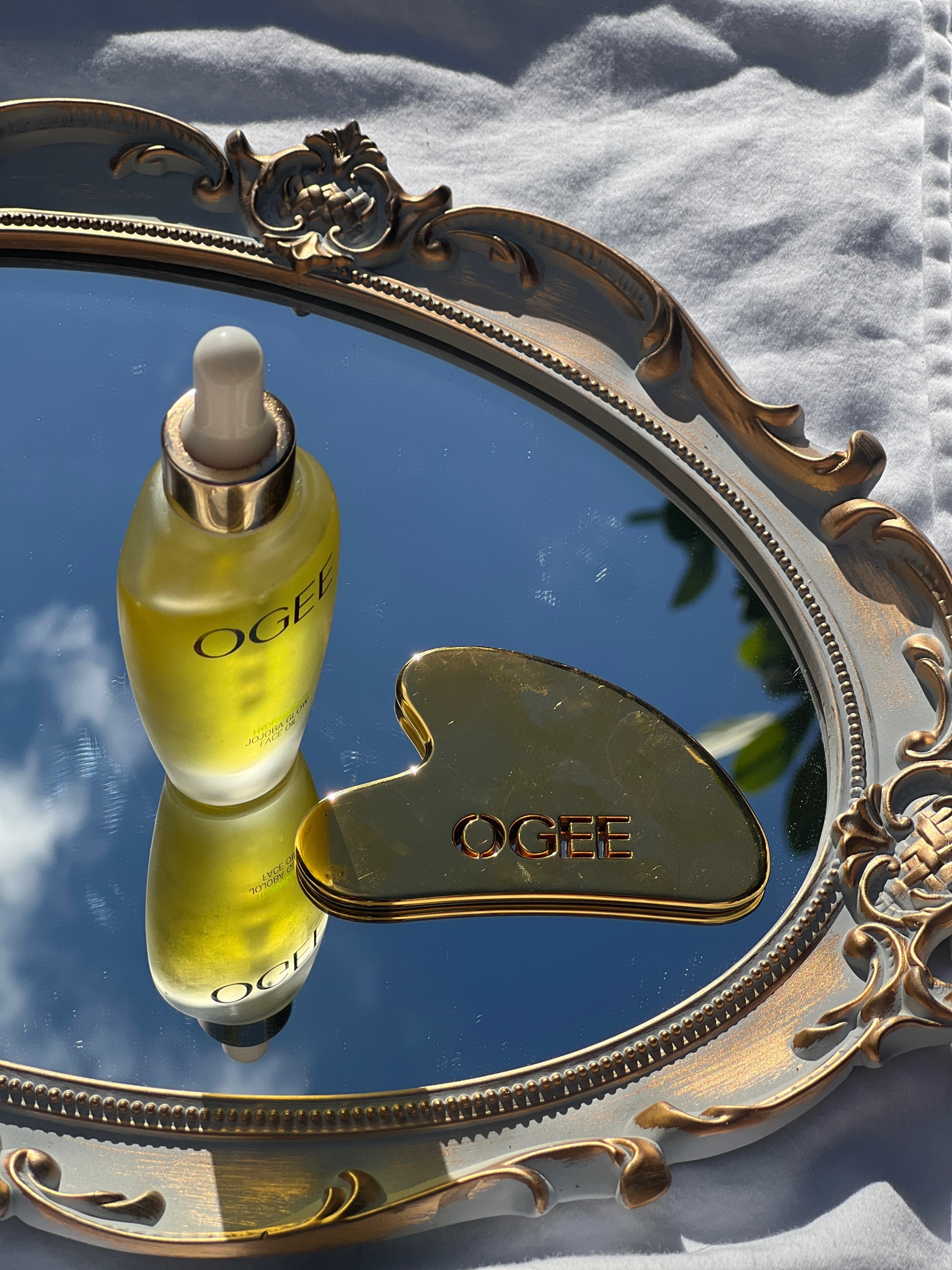 ogee gua sha sculptor + jojoba oil

#LTKGiftGuide #LTKbeauty