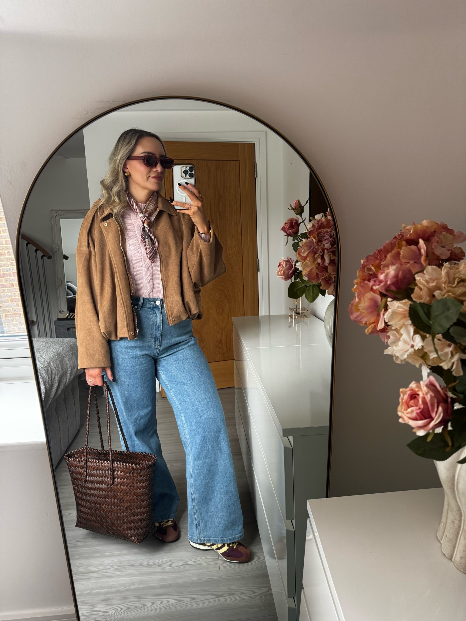 A casual chic outfit idea 🫶🏼

#LTKspring #LTKjeans #LTKshoes