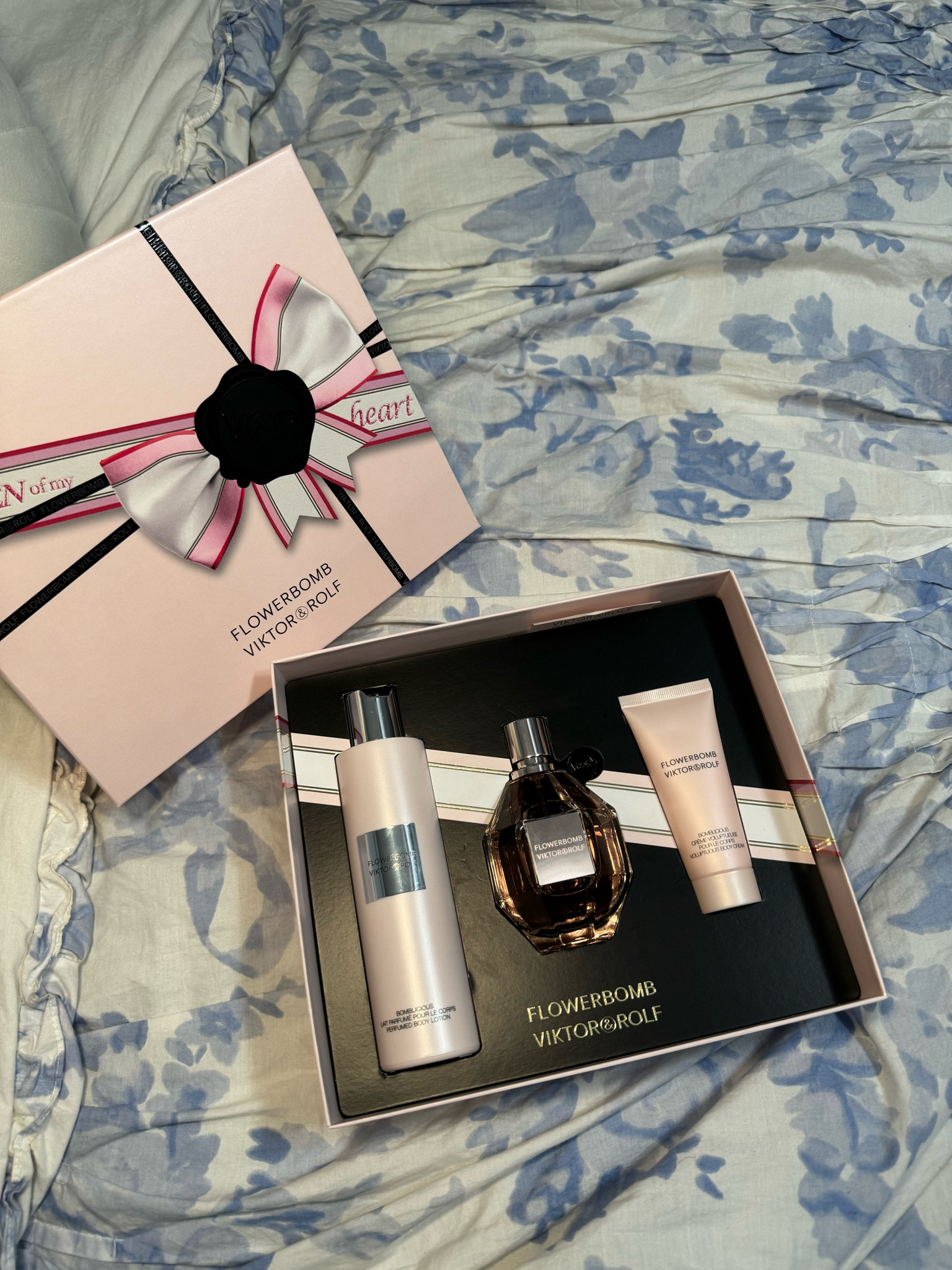 This is the PERFECT gift🫶🏼 Flowerbomb is my new go-to!! 

#LTKSeasonal #LTKGiftGuide #LTKHolidaySale