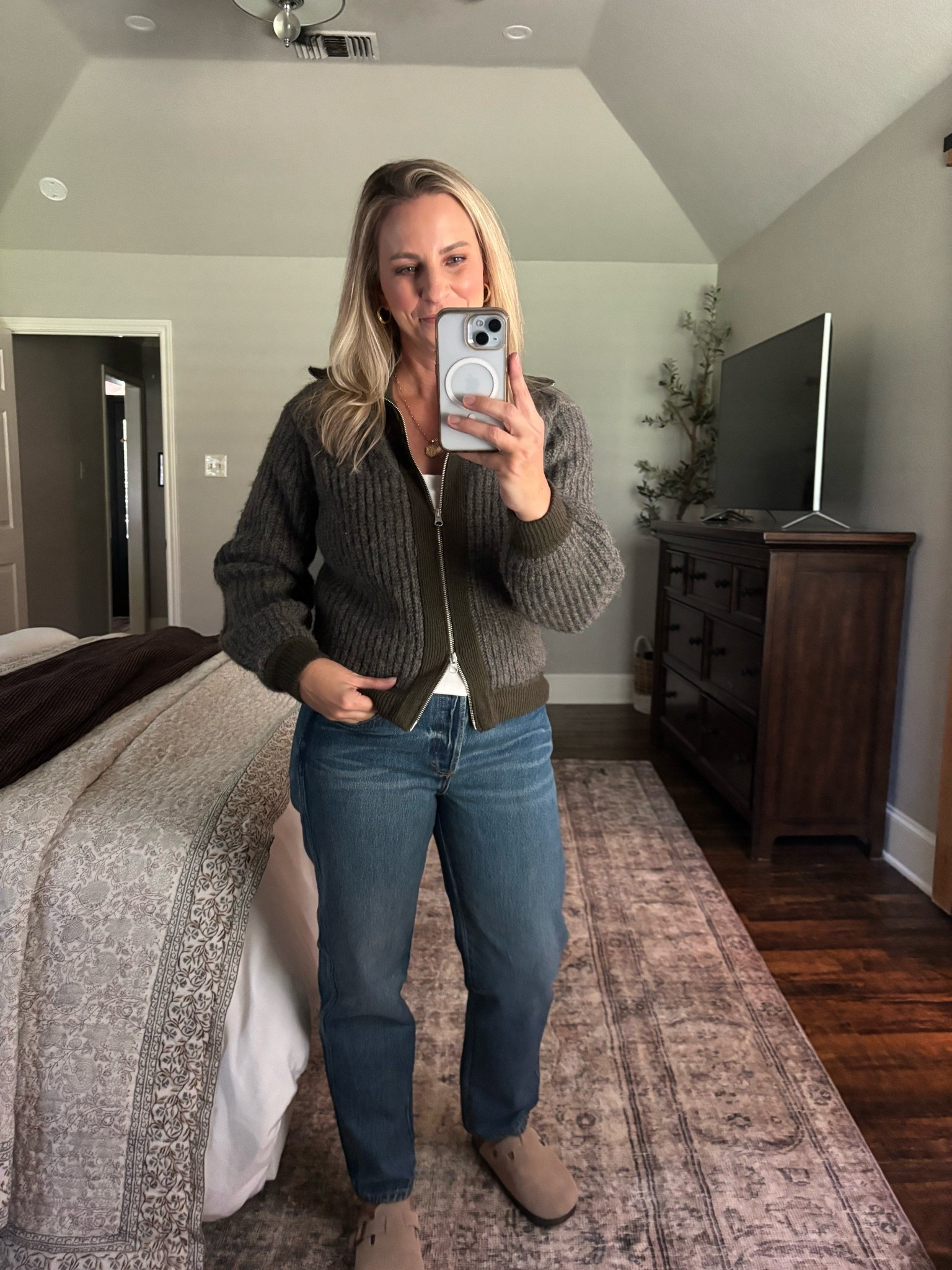 These @Target boyfriend jeans and double zip sweater are on sale for Target Circle members!