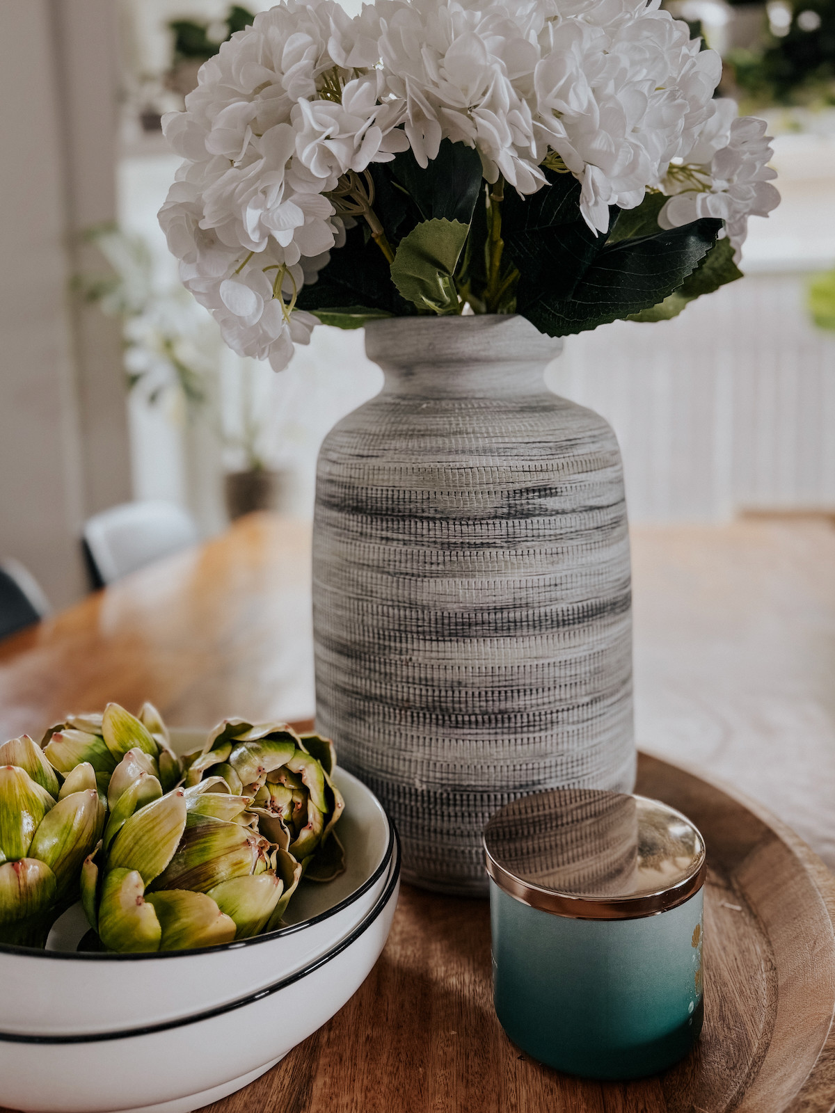 My favorite vignette for spring 

 #LTKSeasonal #LTKHome #LTKFindsUnder50