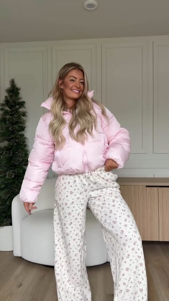 Target holiday haul 🎄🎅🏻



#LTKootd #LTKSeasonal #LTKFindsUnder50