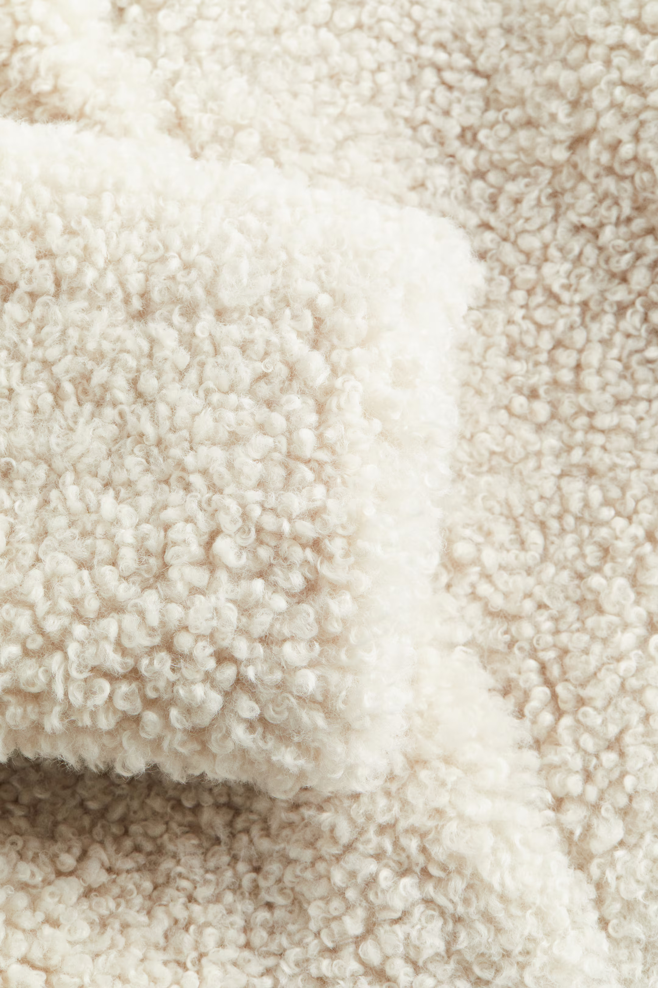 Short teddy jacket - Round neck - Long sleeve - Light beige - Ladies | H&M GB | H&M (UK, MY, IN, SG, PH, TW, HK)