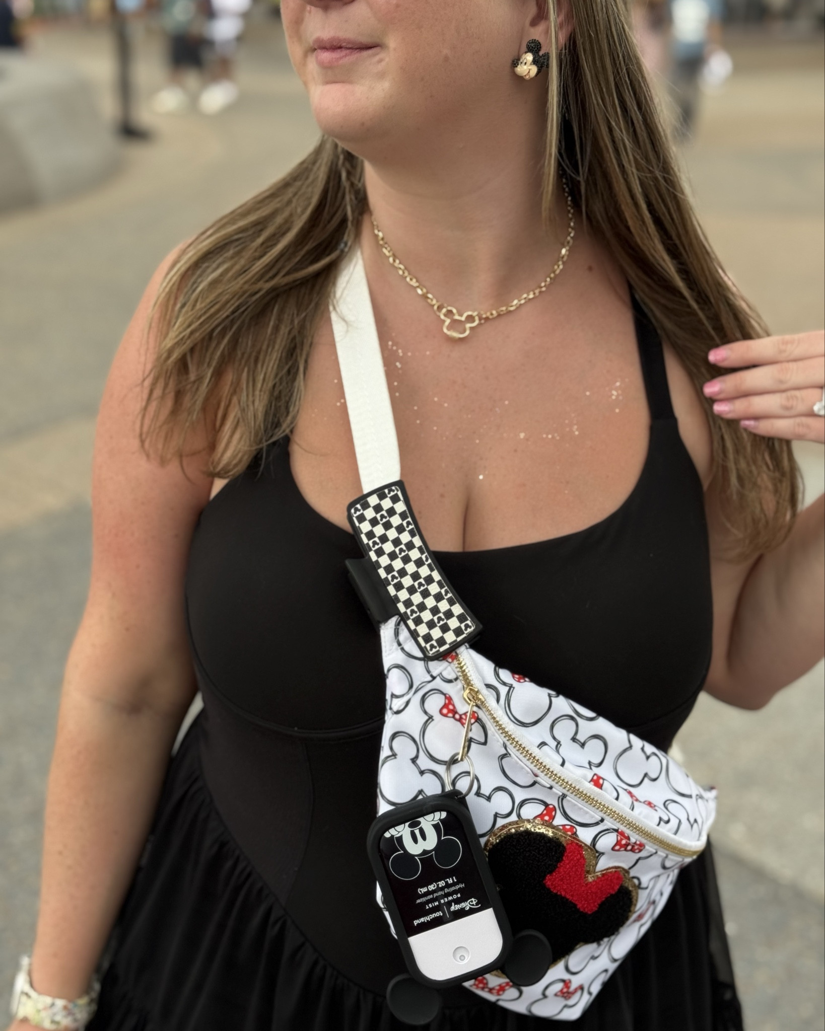 Cute & classic Disney outfit for any park!


Current Fanny isn’t available so linked two very similar from the same shop!


Earrings are from Baublebar found at Disney parks! 
Claw clip is from @GrumpsBowtique
Necklace from @hidden_mickey_treasres

#LTKFindsUnder100 #LTKStyleTip #LTKSeasonal