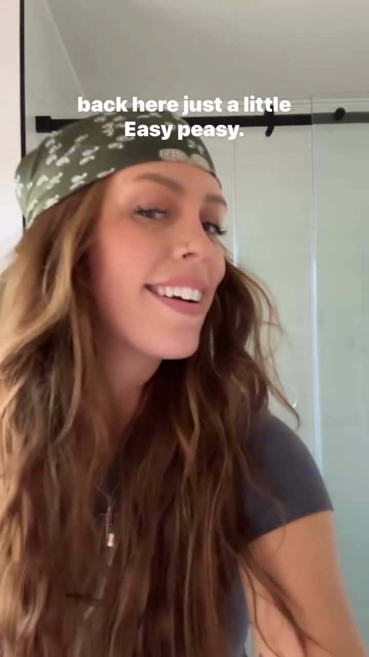 I’m a head scarf girl!!

Ootd, silk scarf, head scarf 

#LTKFestival #LTKgrwm #LTKootd