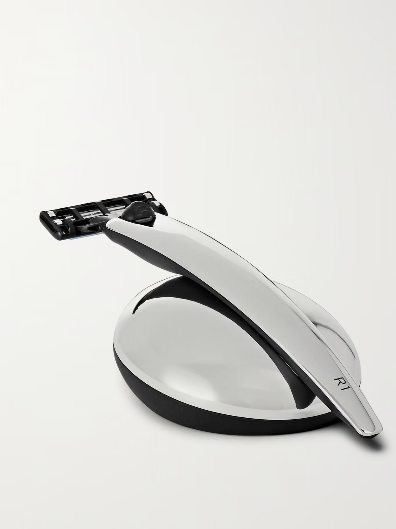 R1 Mach3 Cartridge Razor and Stand Shaving Set | Mr Porter (US & CA)
