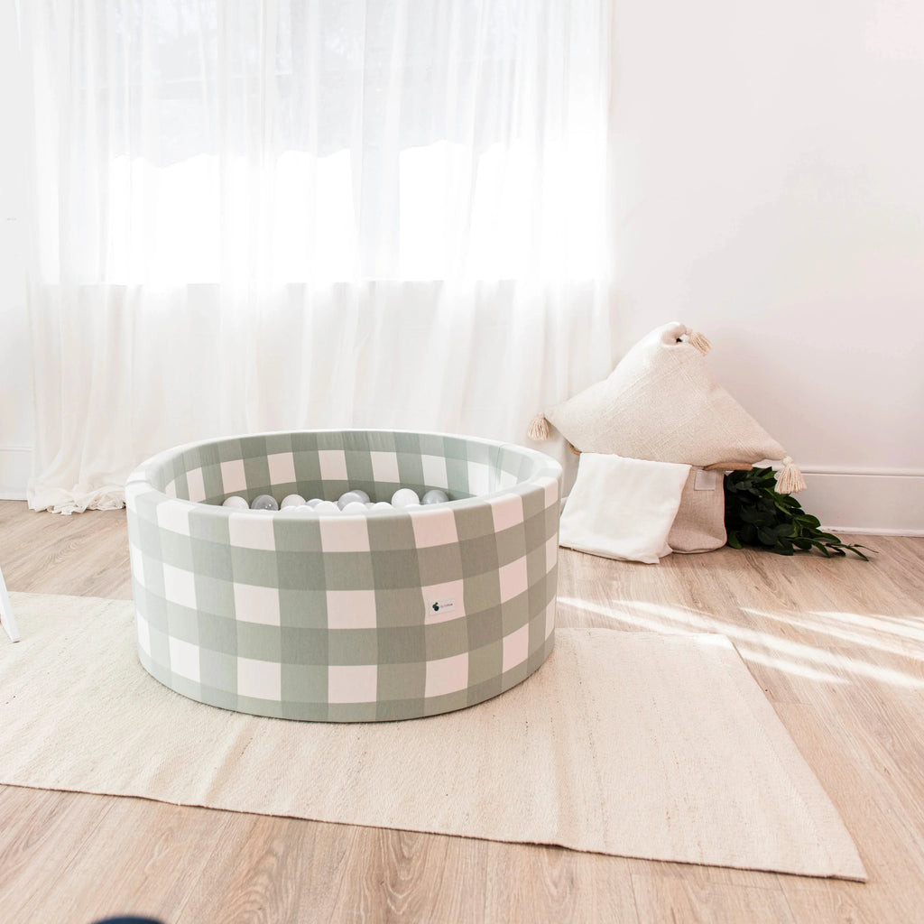 Ball Pit + 200 Balls + Rug | REBEL (formerly Rebelstork)