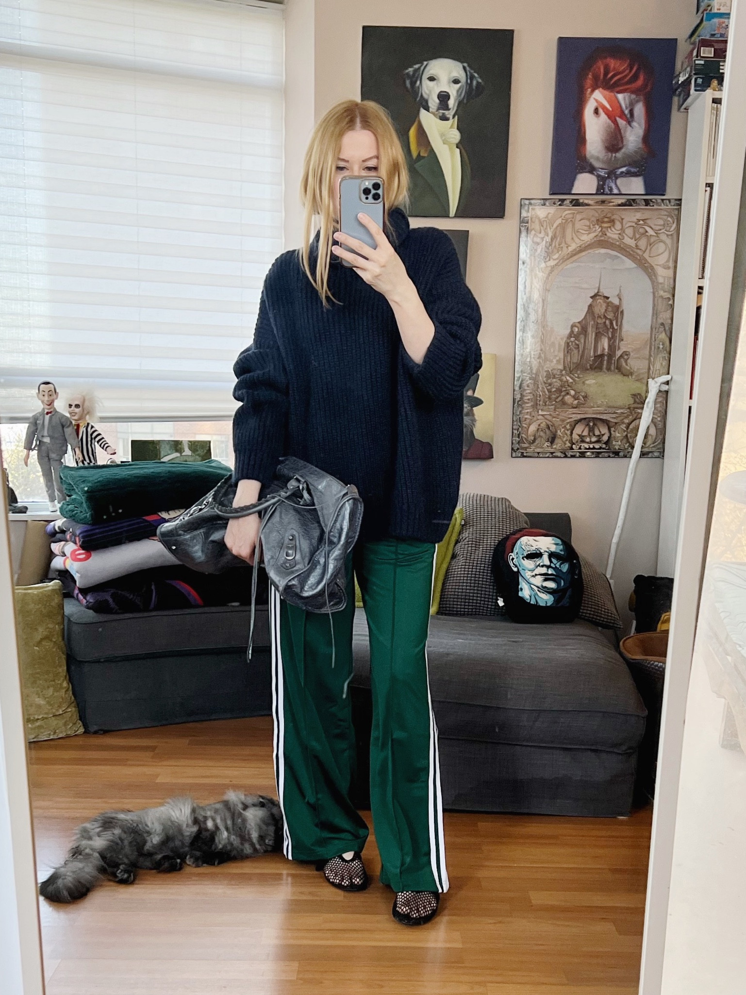 What a beautiful day. The first official no sock day of the season. These pants gets hoisted up way high when I wear them with flats. 
Bag is secondhand.
•
#winterlook  #torontostylist #StyleOver40 #90svintage #retroadidas  #secondhandFind #fashionstylist #slowfashion #FashionOver40  #MumStyle #genX #genXStyle #shopSecondhand #genXInfluencer #genXblogger #secondhandDesigner #Over40Style #40PlusStyle #Stylish40


#LTKshoecrush #LTKstyletip #LTKfindsunder100