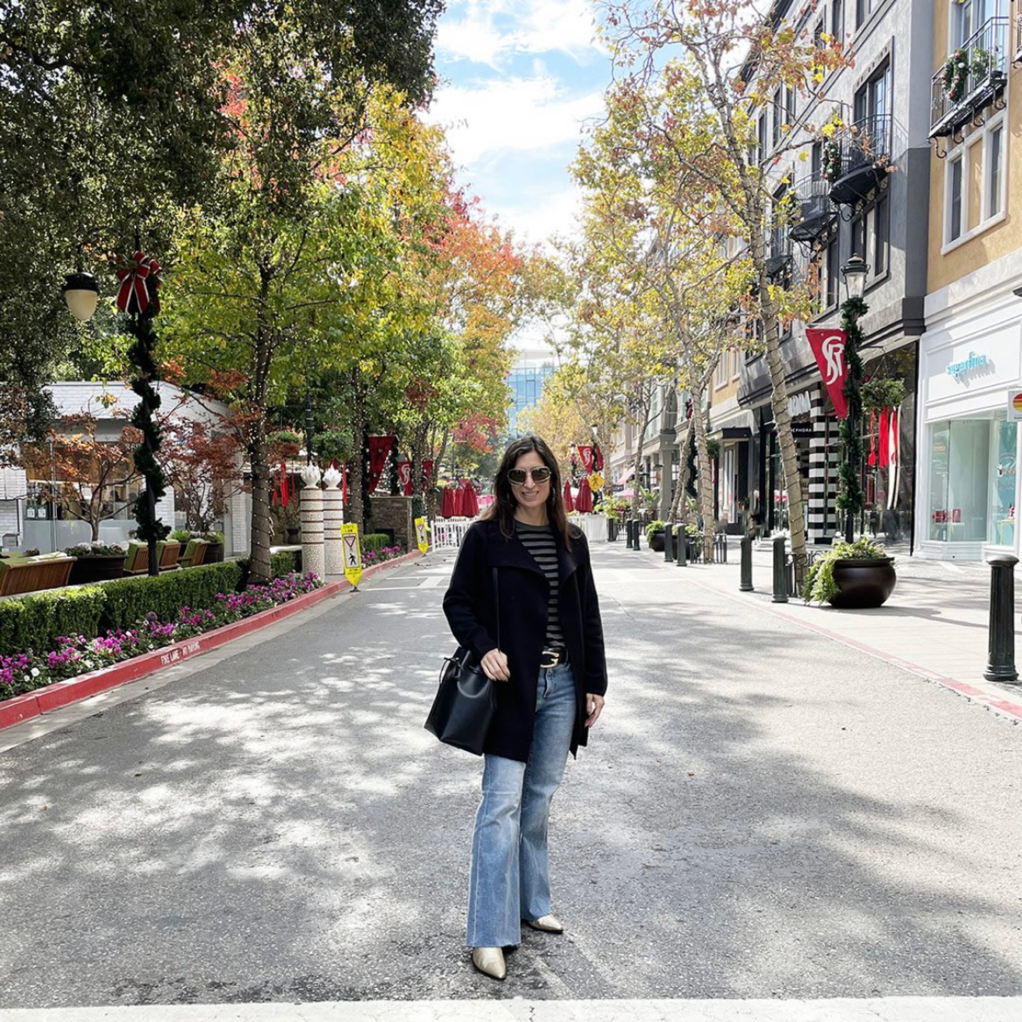 Love a cozy sweater coat this time of year ❤️💚

#LTKstyletip #LTKitbag #LTKunder100