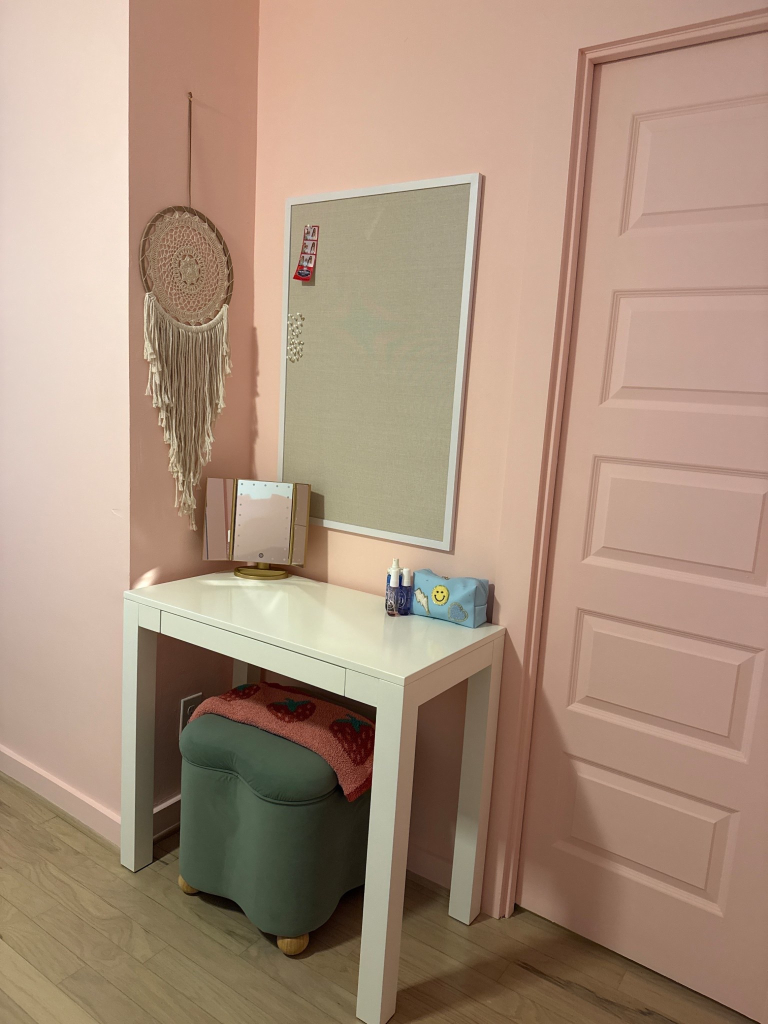 Cutest little desk nook!

#LTKHome #LTKKids