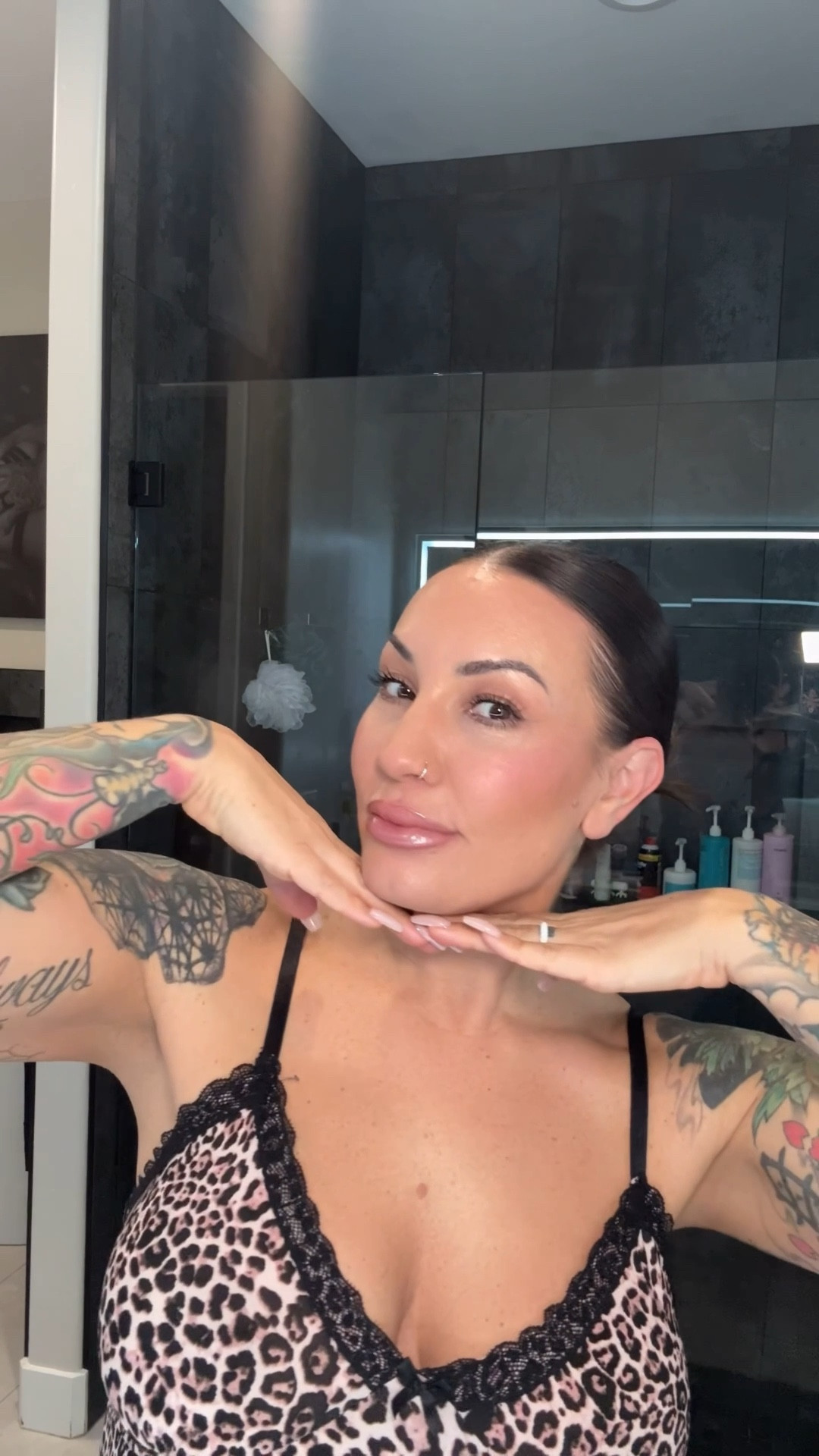 Quick everyday hair & makeup 

#LTKBeauty #LTKgrwm