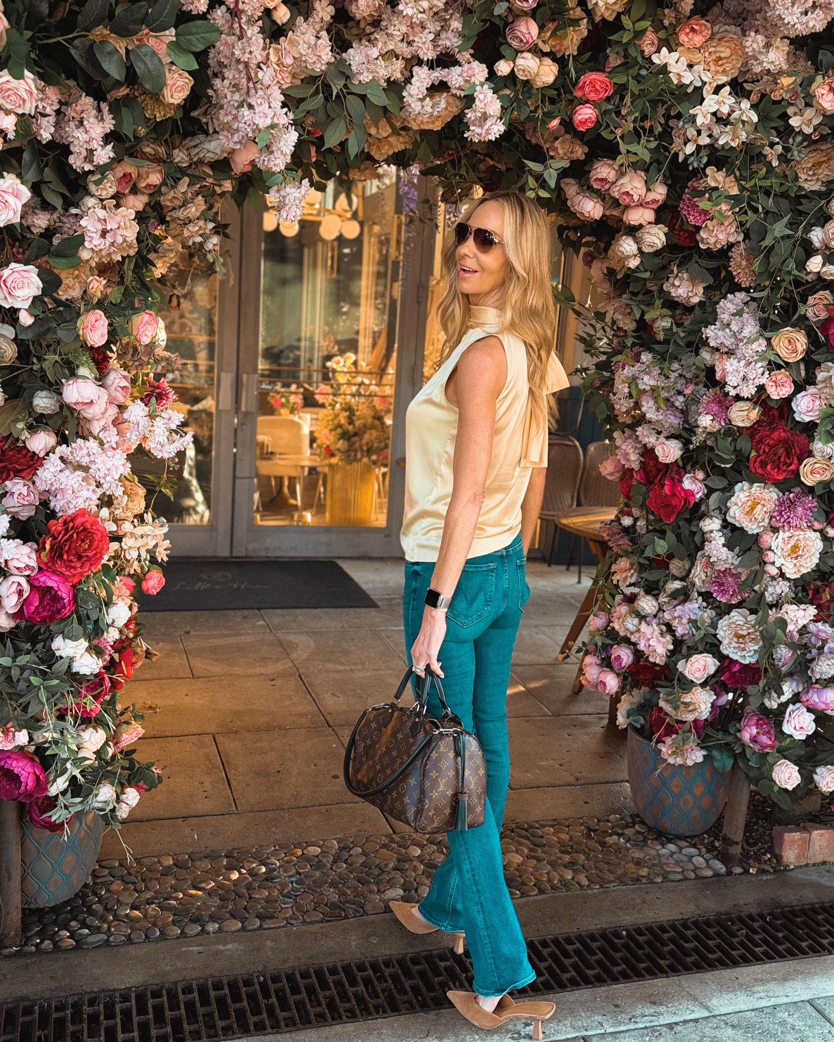 📍Miami in Full Bloom
Stumbling across spots like this is my favorite part of traveling.
The little corners you didn't plan for that turn into the most memorable moments.

#MiamiStyle
#MiamiMoments #TravelInStyle
#BloomWhereYouAre
#Stylelnspo


#LTKdayinmylife #LTKTall #LTKOver40