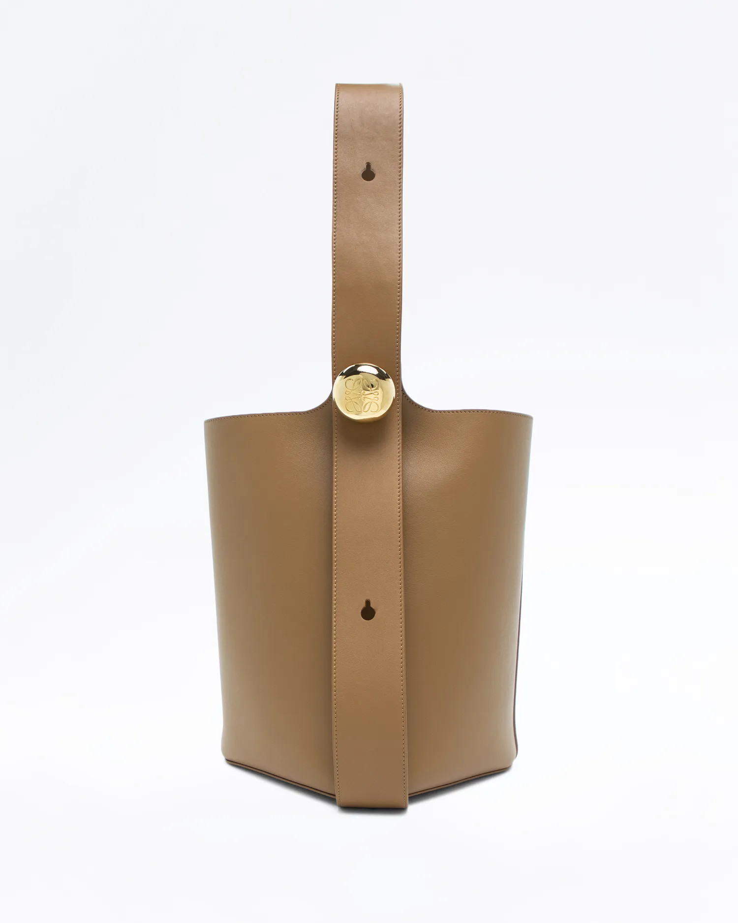 Medium Pebble Bucket Bag | Vivrelle