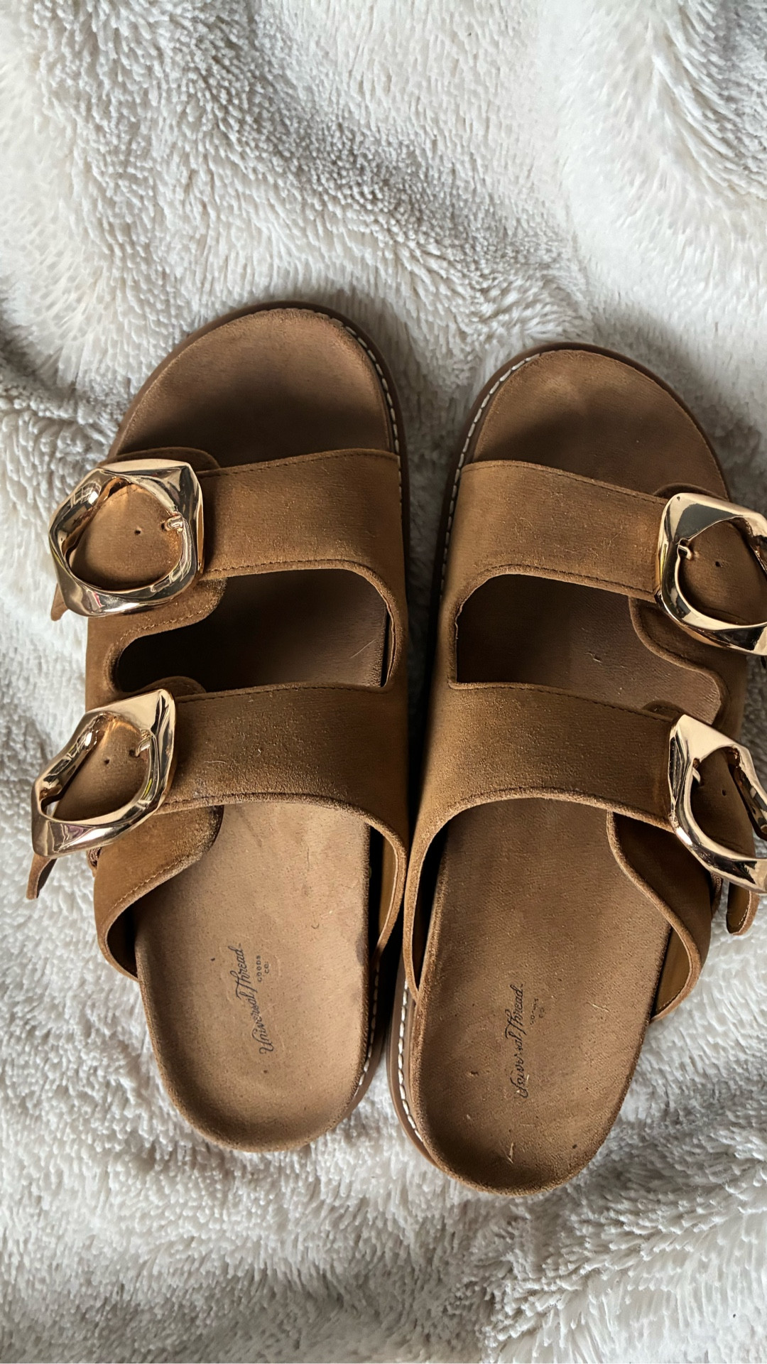 The perfect shoe to throw on and elevate any outfit💛

#LTKOver40