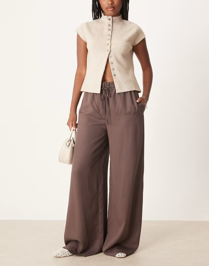 Mango - Pantalon décontracté à nouer à la taille - Marron foncé-Brown | ASOS (Global)