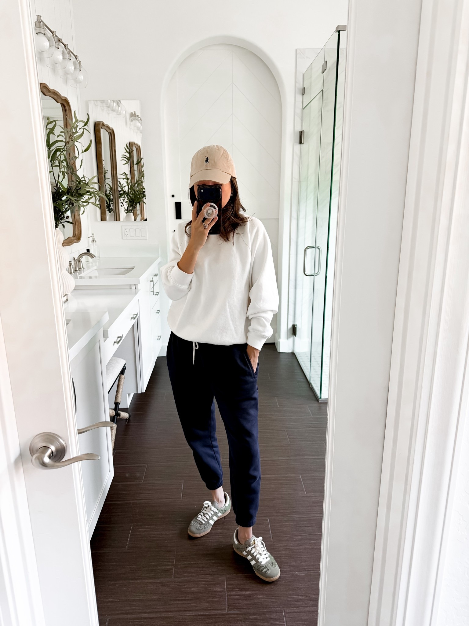 Casual jogger outfit petite friendly 

Joggers xsp
Sweater small

#LTKPetite #LTKStyleTip