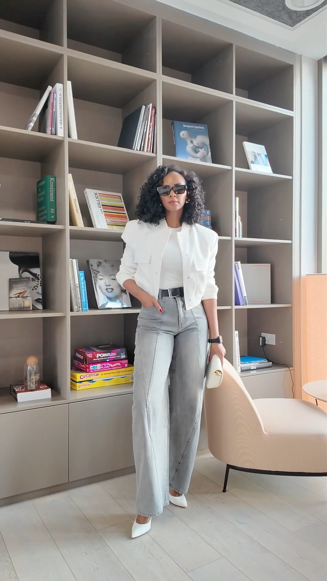 How to style barrel jeans (so they don't wear you) 📝 Been getting so many questions about these...

Styling rules I swear by:
Crop your top/jacket to balance the volume
High waist ALWAYS 
Belts to create more shape
Pointed shoes elongate the look

Save this for your next shopping trip 

#LTKstyletip #LTKgrwm #LTKautumn