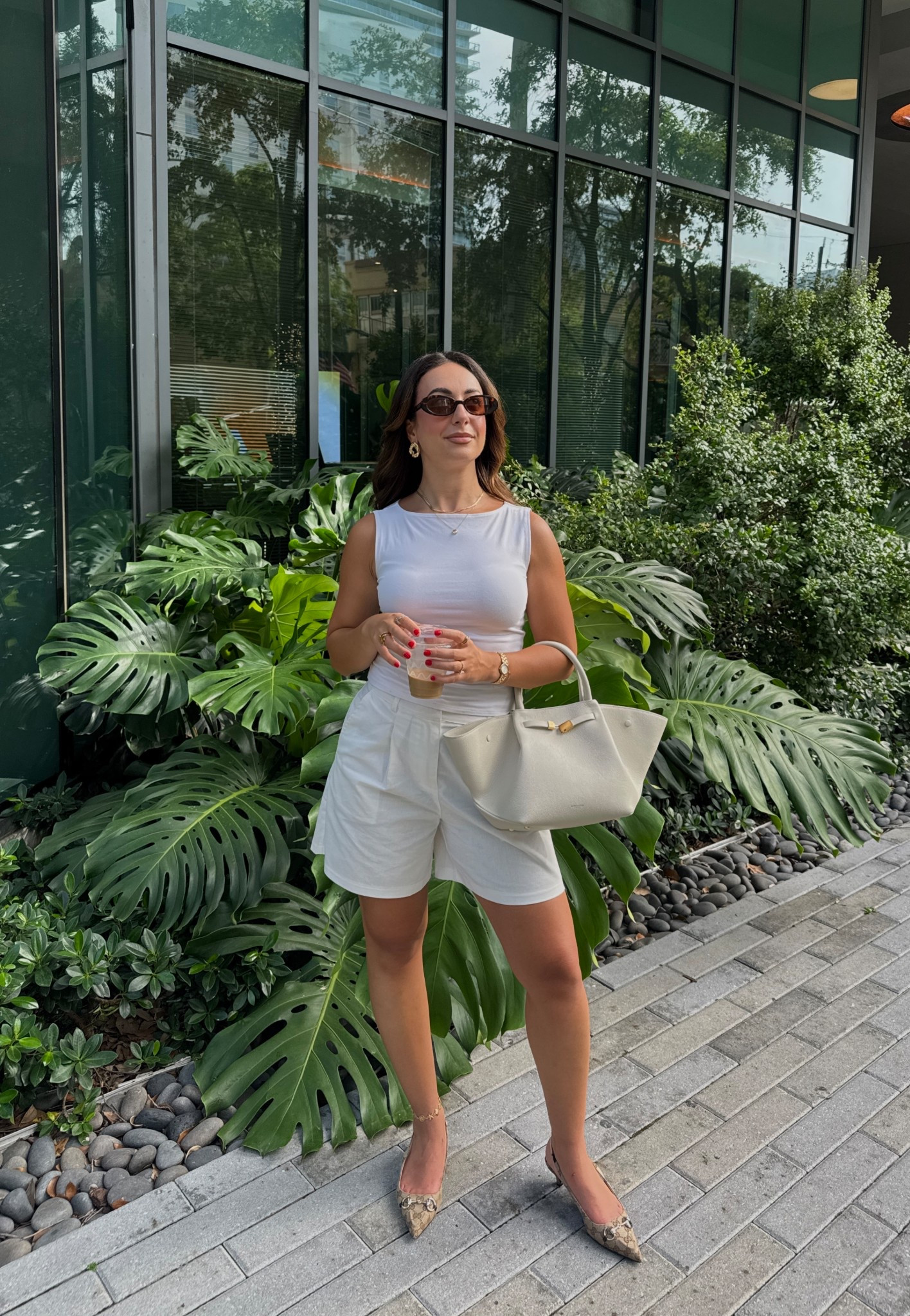 the summer tote bag of your dreams #purses #whitebags 