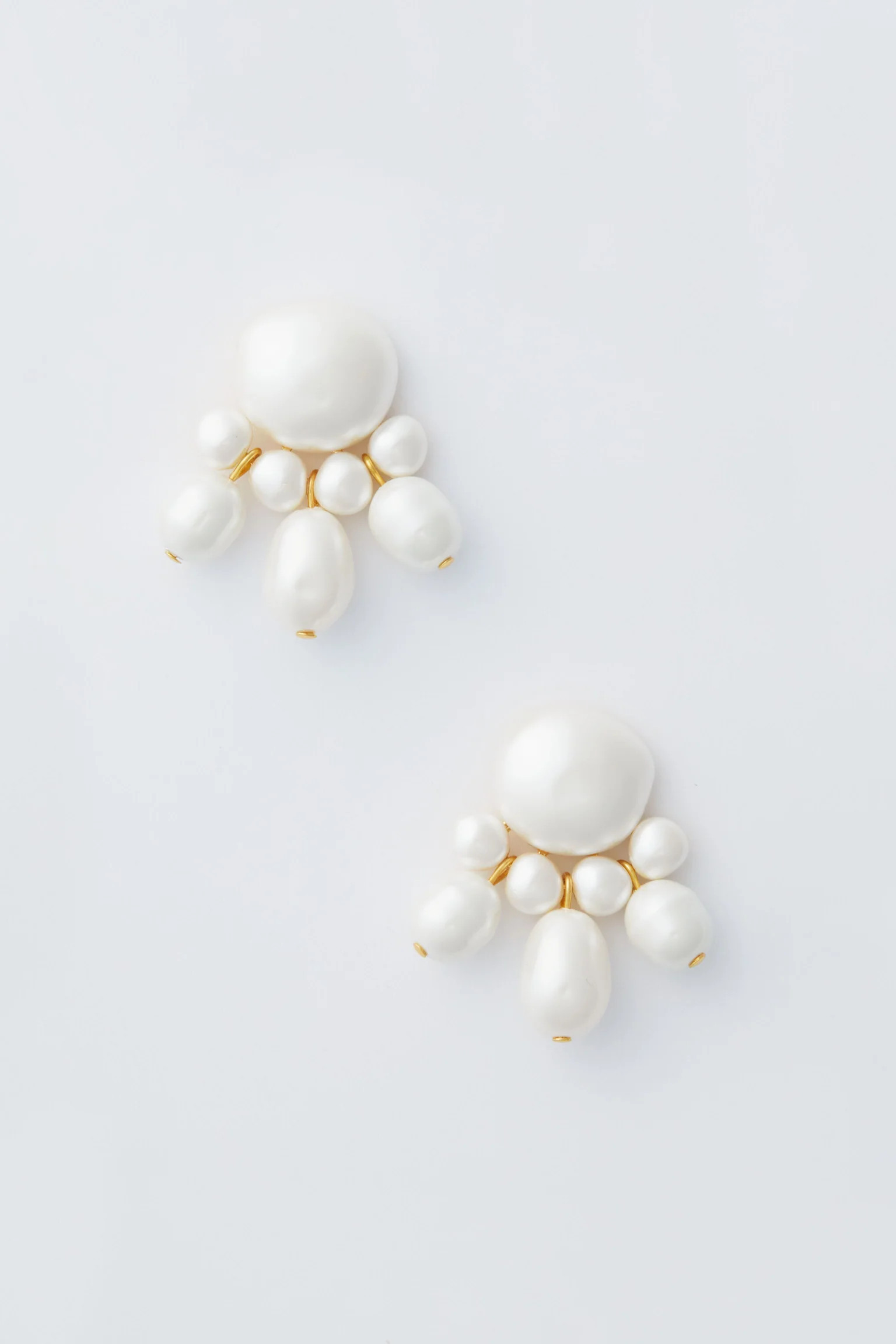 White Maggie Earrings | Tuckernuck (US)
