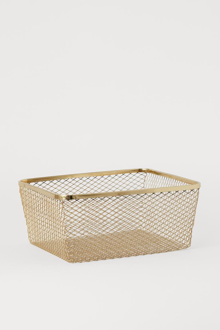 Large, rectangular, metal wire basket with a thick upper edge. Size 6 1/4 x 11 3/4 x 14 1/4 in. | H&M (US + CA)