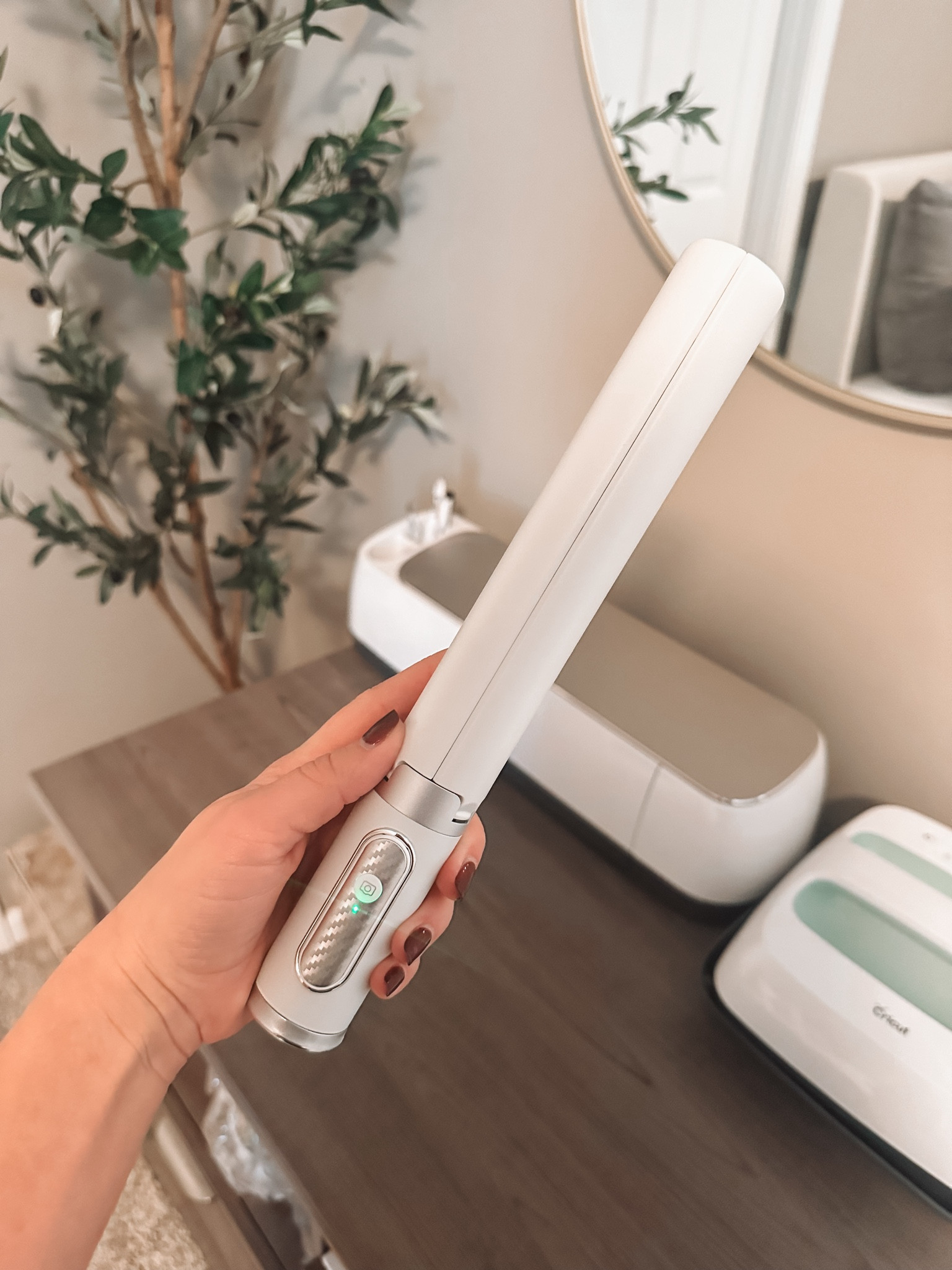 Slim travel tripod!

#LTKtravel #LTKhome