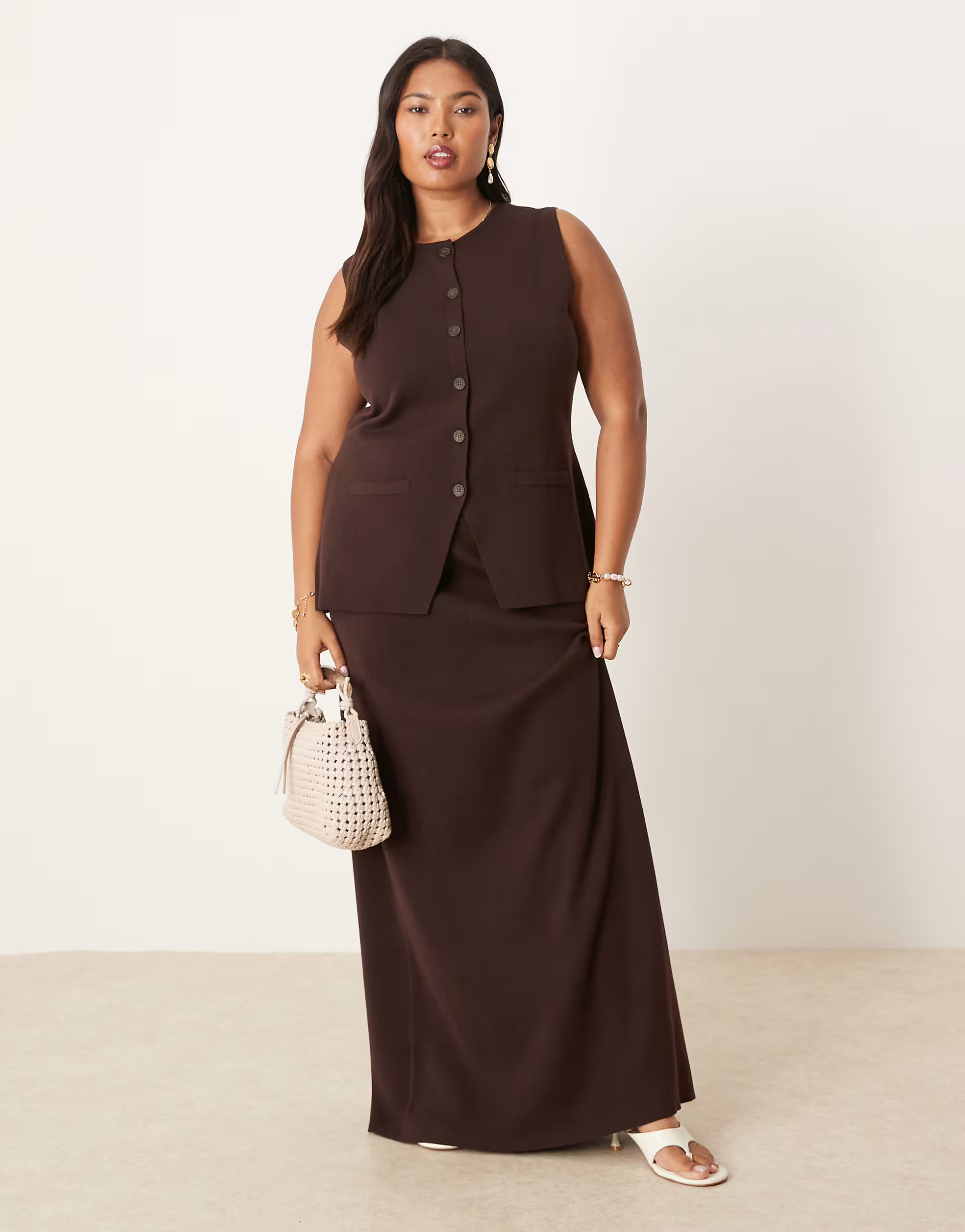 Home› Women› Curve & Plus Size› Pretty Lavish Curve knit  co-ord in chocolate | ASOS (Global)