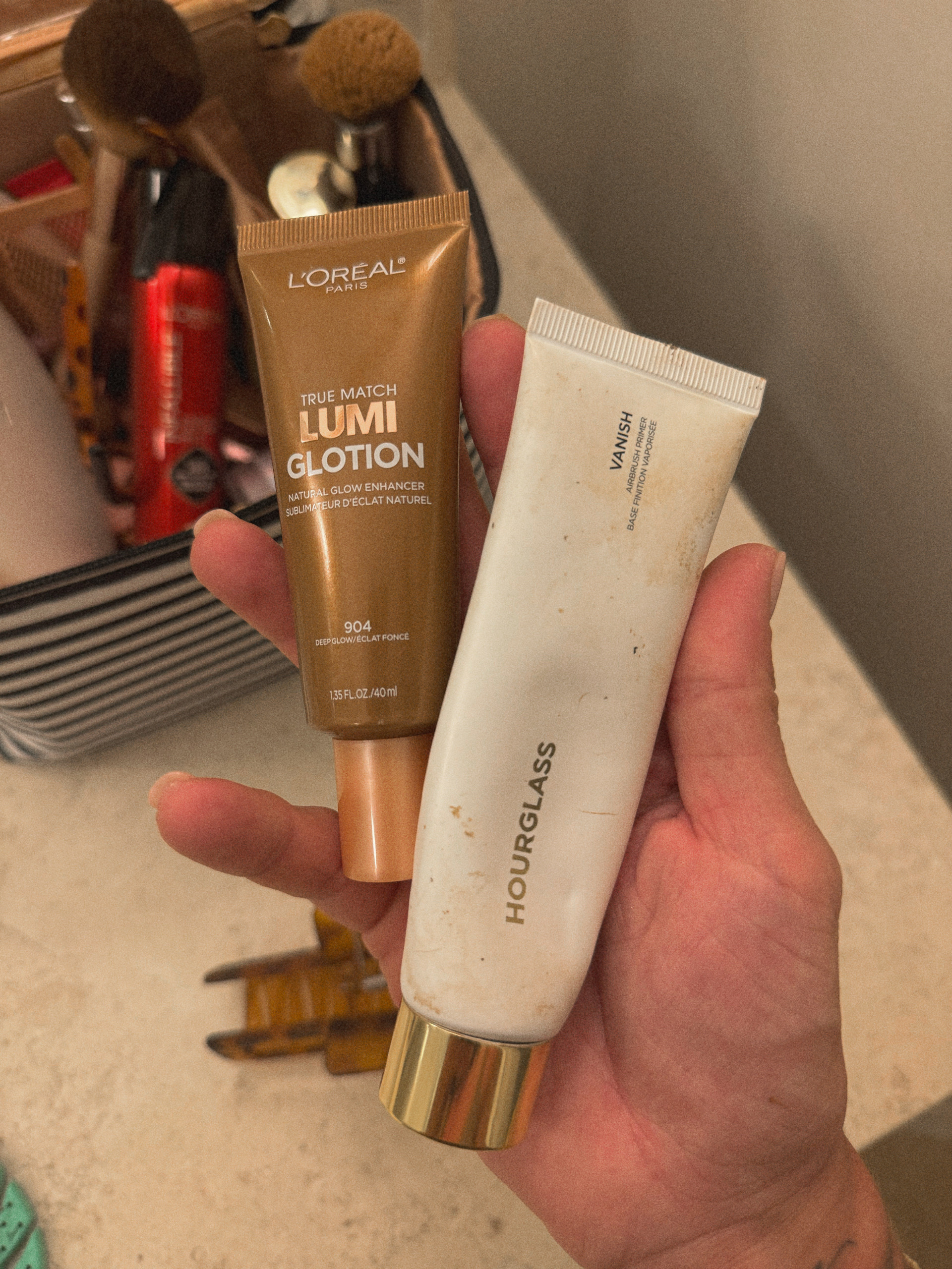 This combo was my fave and GO TO on vacation last week in Turks and Caicos🤍🌴🌺 very pretty / glowy base without wearing tons of makeup! 😌 I also like the shade below this one for the Lumi! 

This is the primer I use almost every single day though for makeup in general! 

Hourglass / L’Oréal / glotion / beauty faves / vacation / honeymoon / beach trip / makeup / Holley Gabrielle 

#LTKSeasonal #LTKFindsUnder50 #LTKBeauty